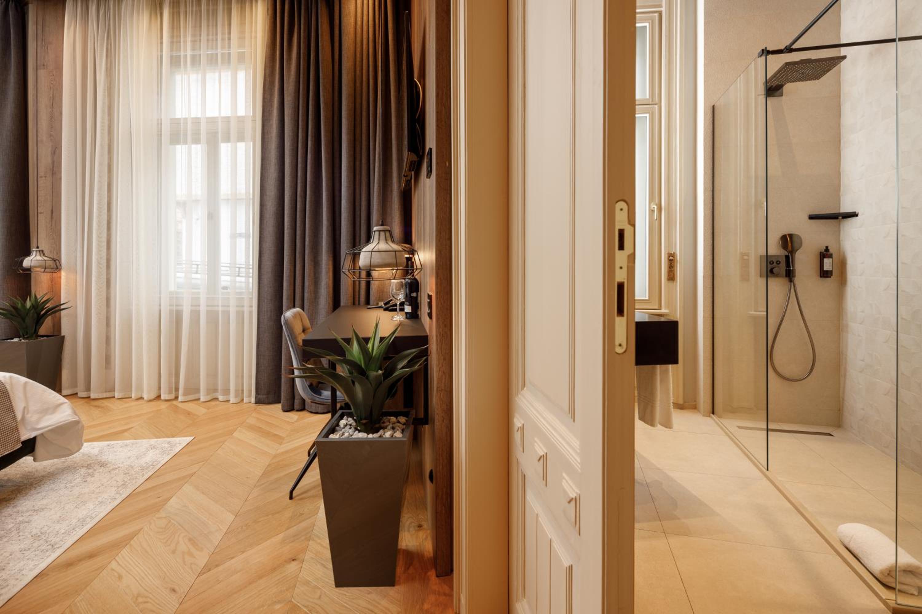 One-Bedroom Apartment - Photo 13