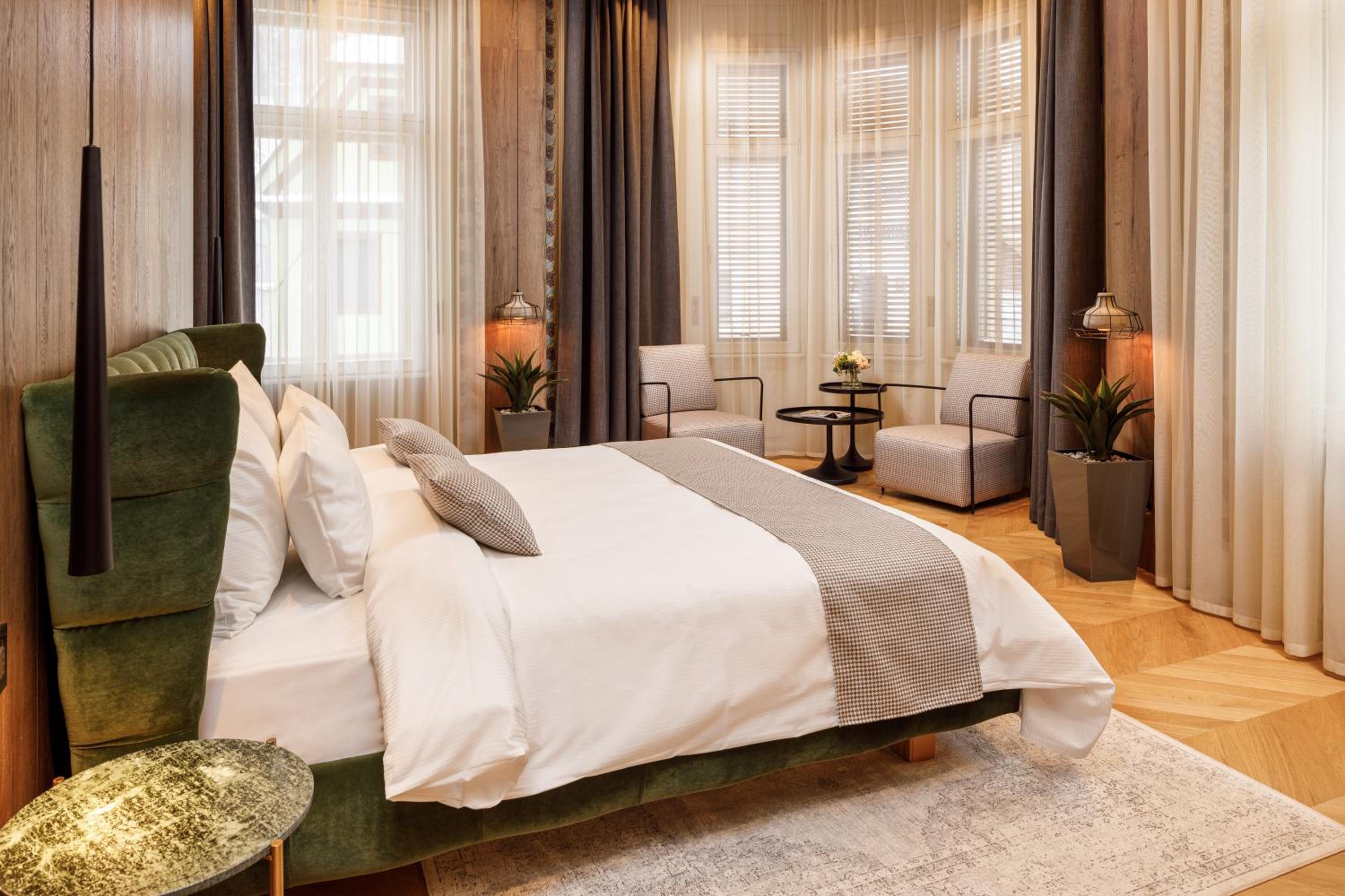 One-Bedroom Apartment - Photo 8