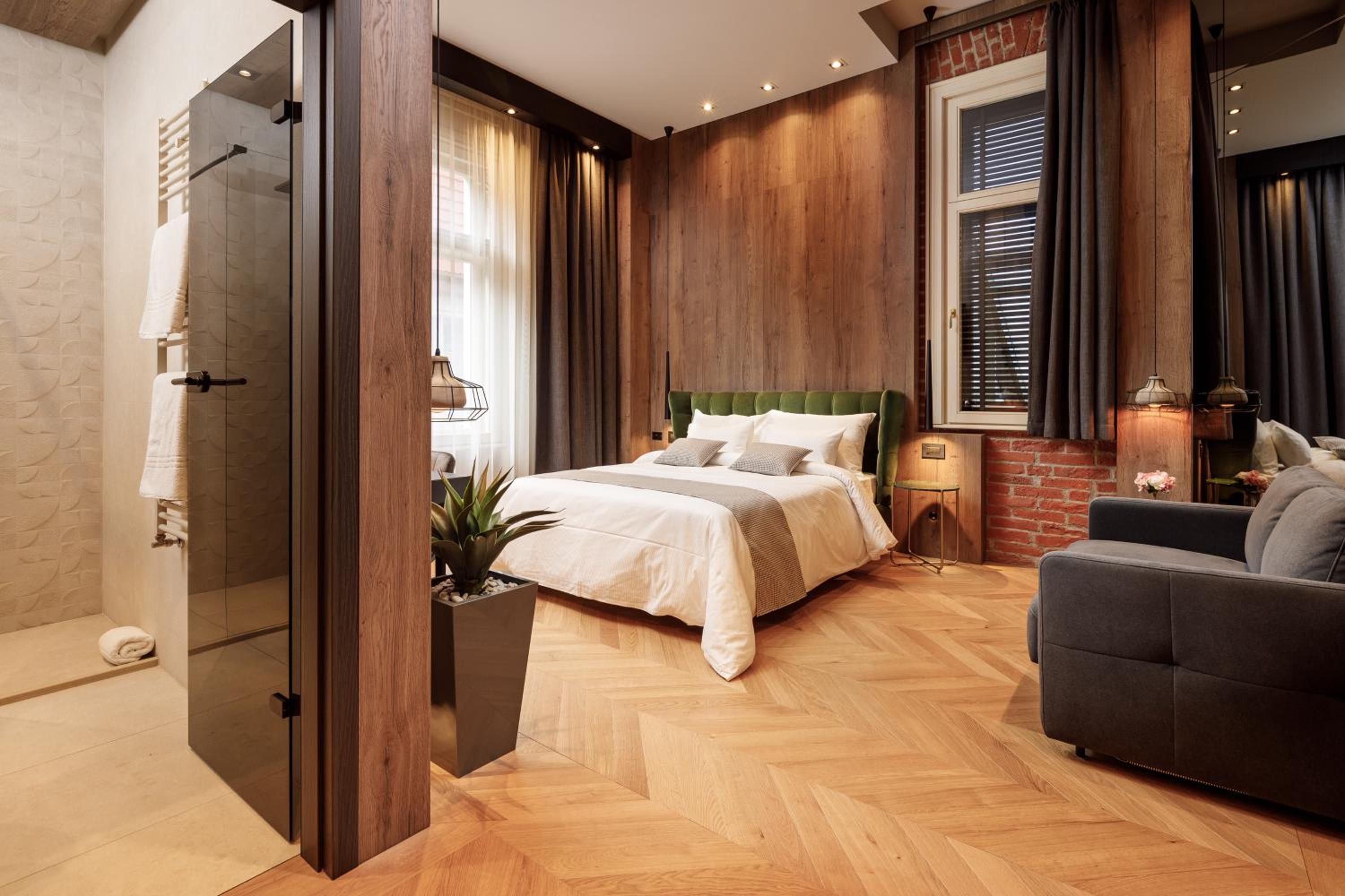 Double Deluxe Room