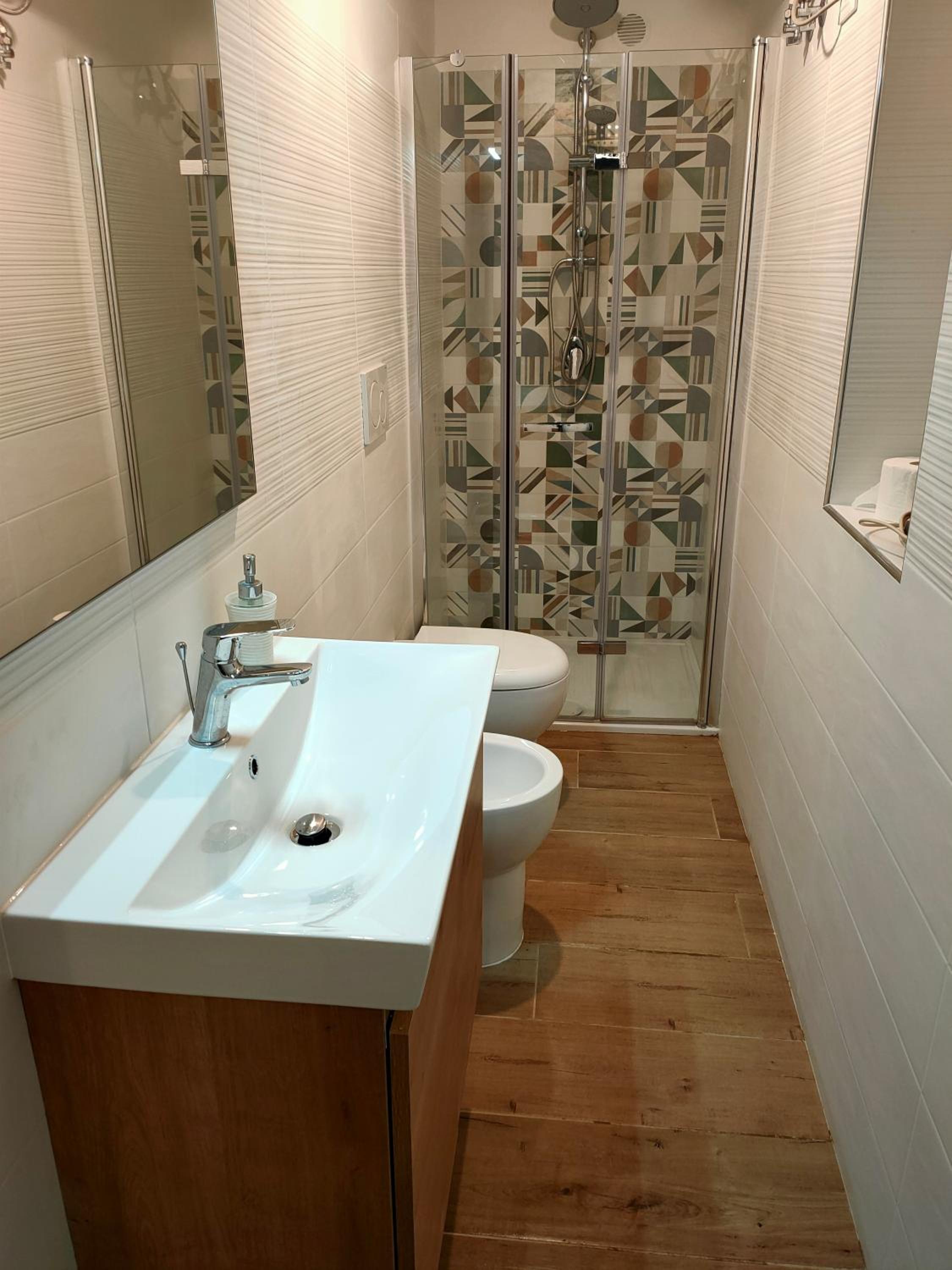 Deluxe Room - Photo 6