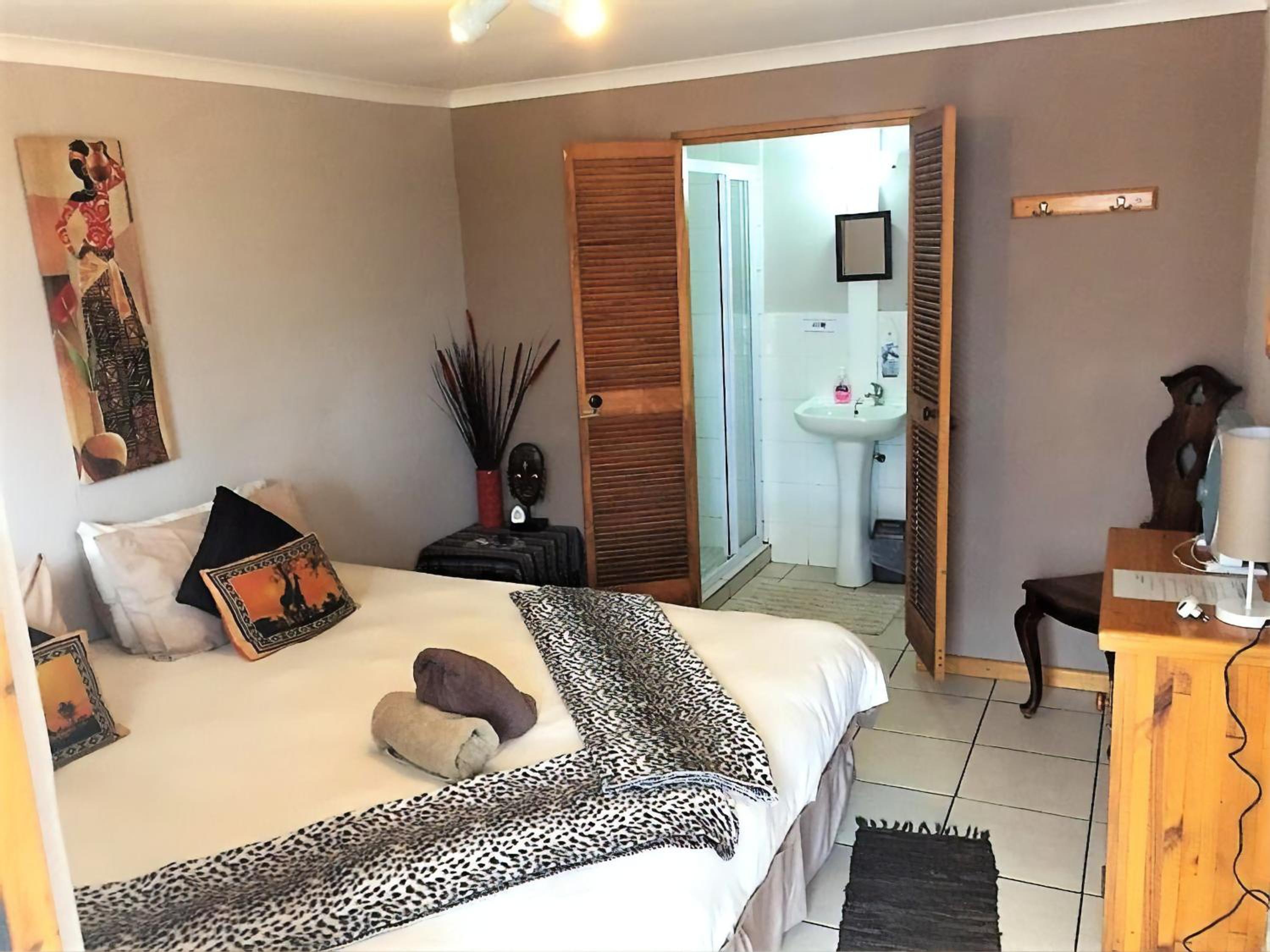 Double or Twin Room with Private Bathroom - Photo 10