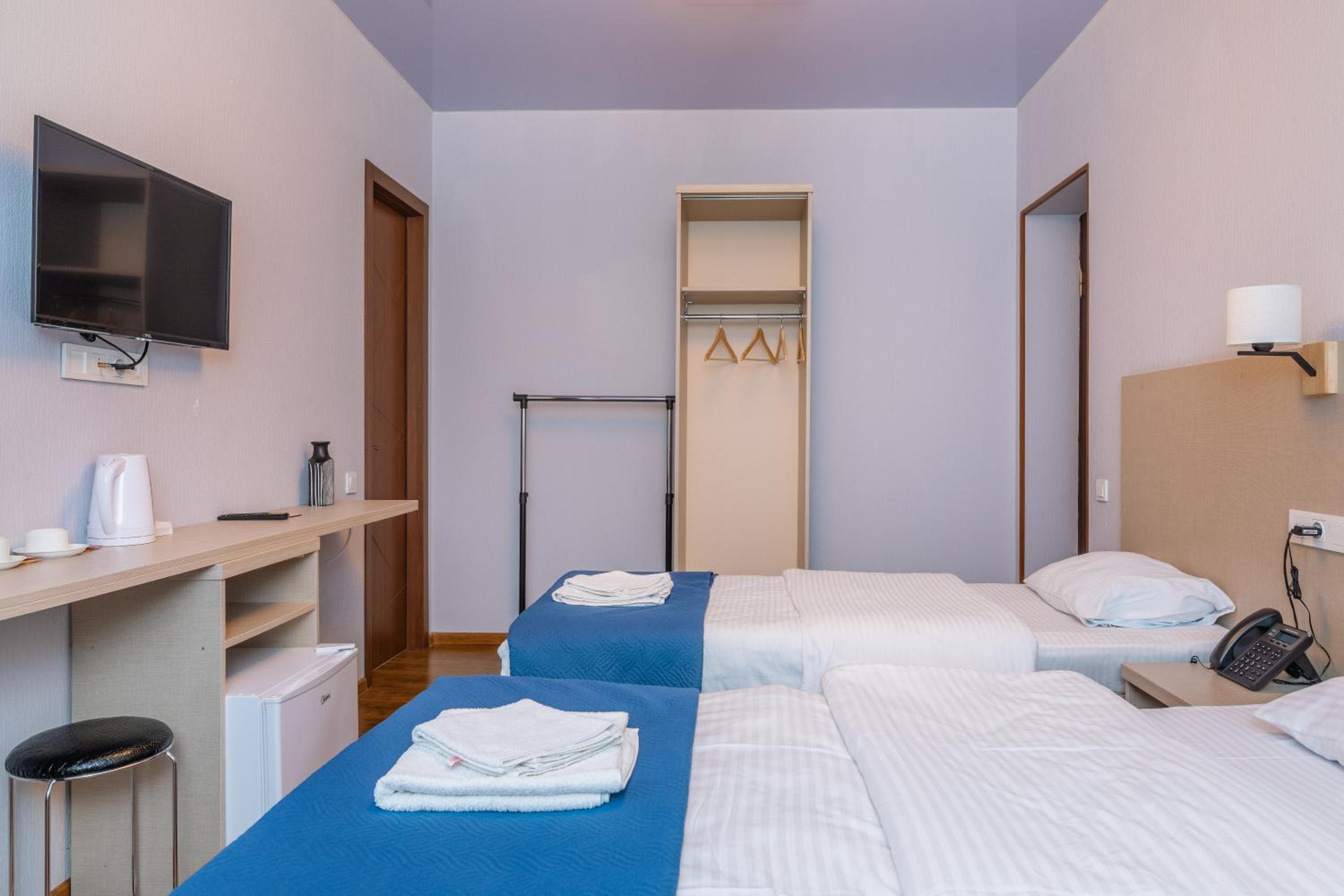 Triple Room with Bathroom photo 3