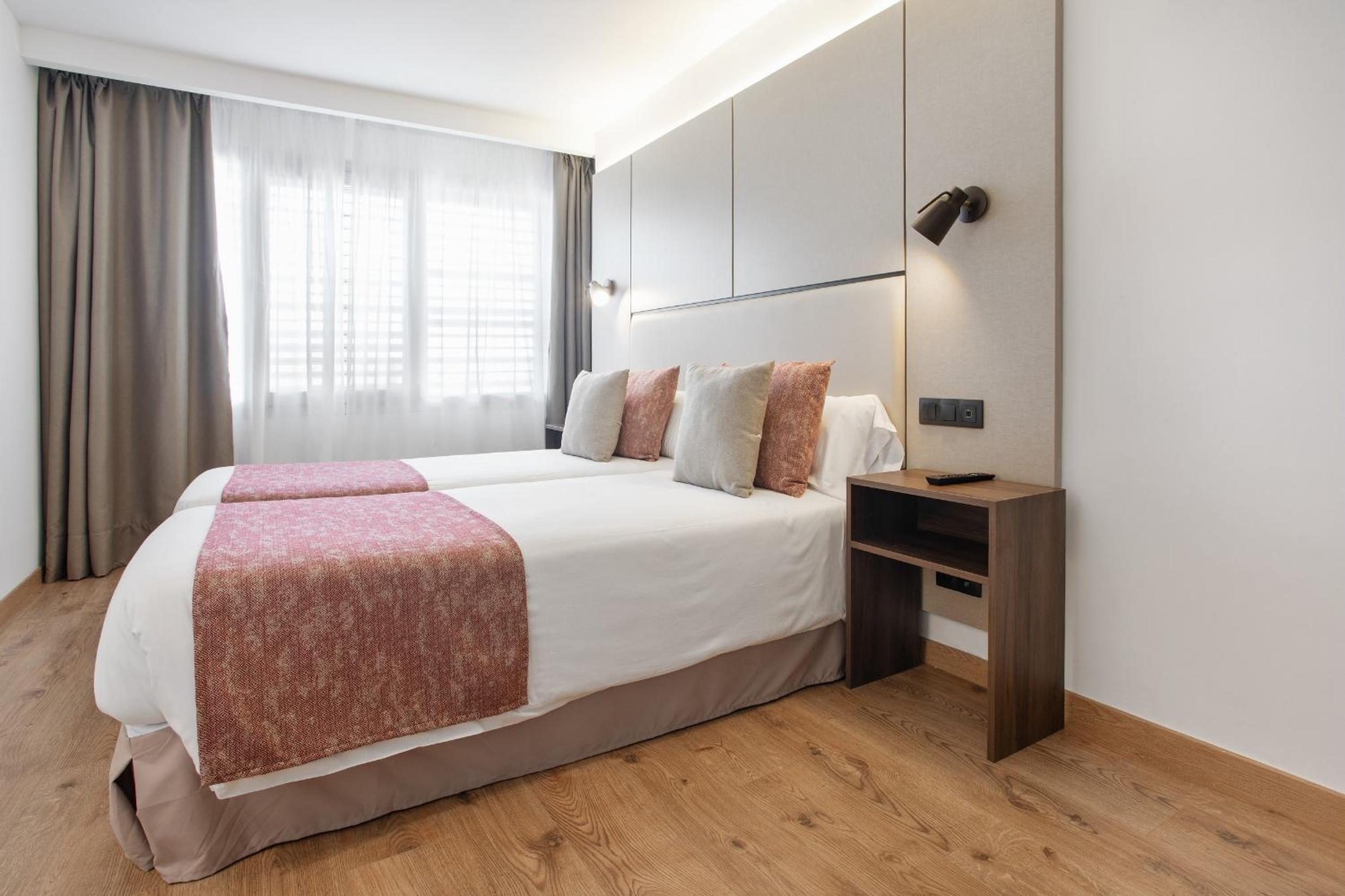  One-Bedroom Apartment (4 People) - Photo 11