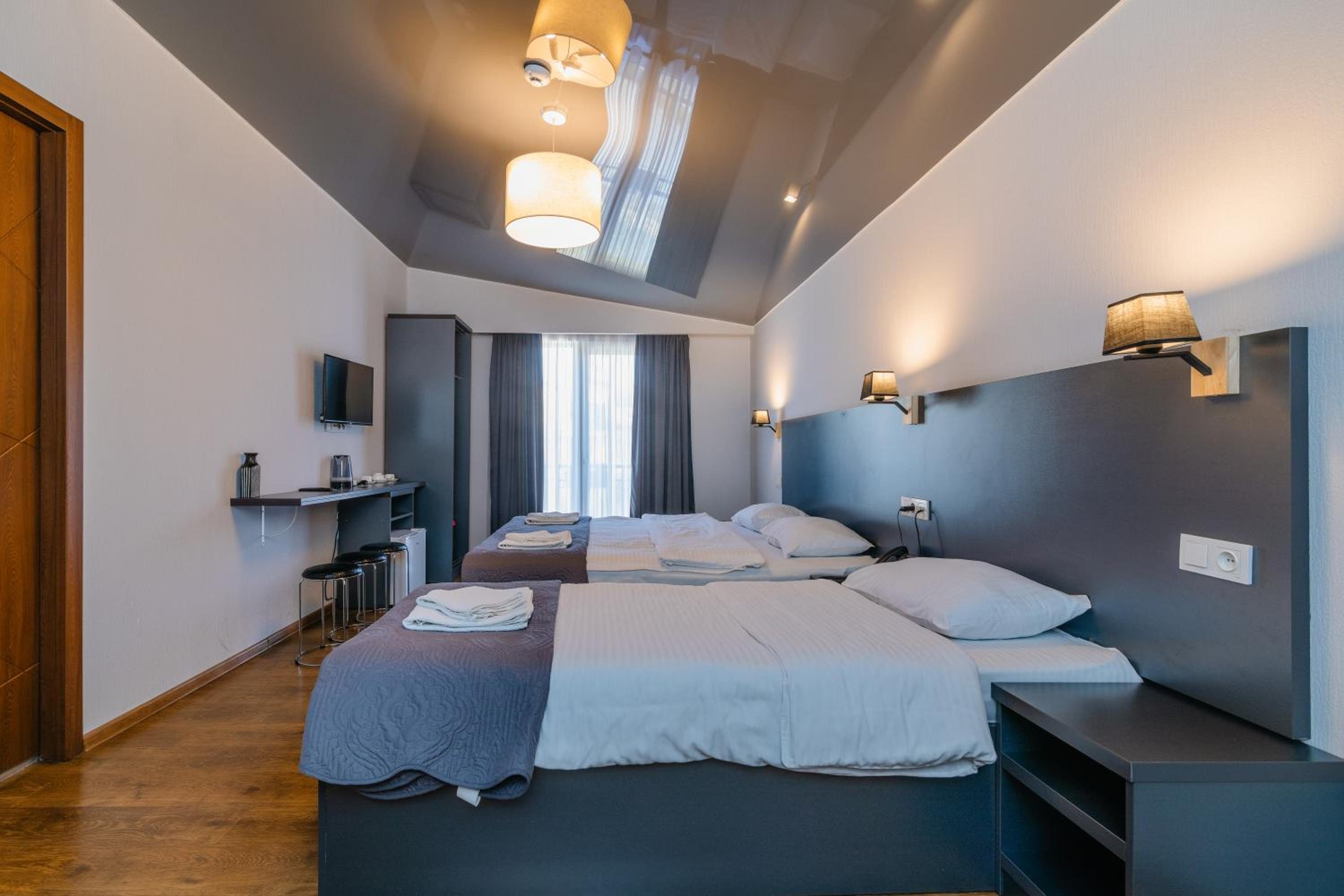 Quadruple Room with Mountain View