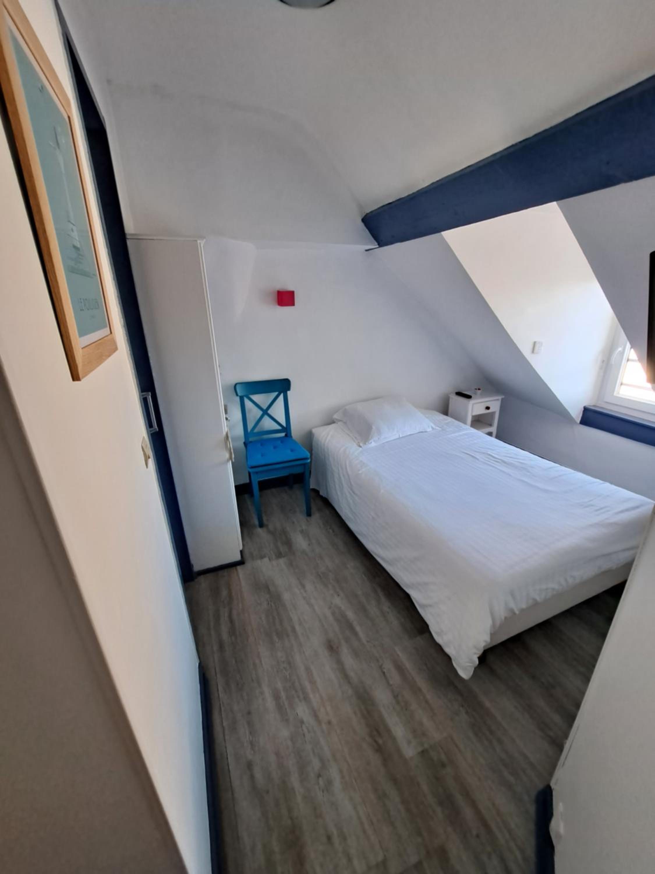 Room 9
