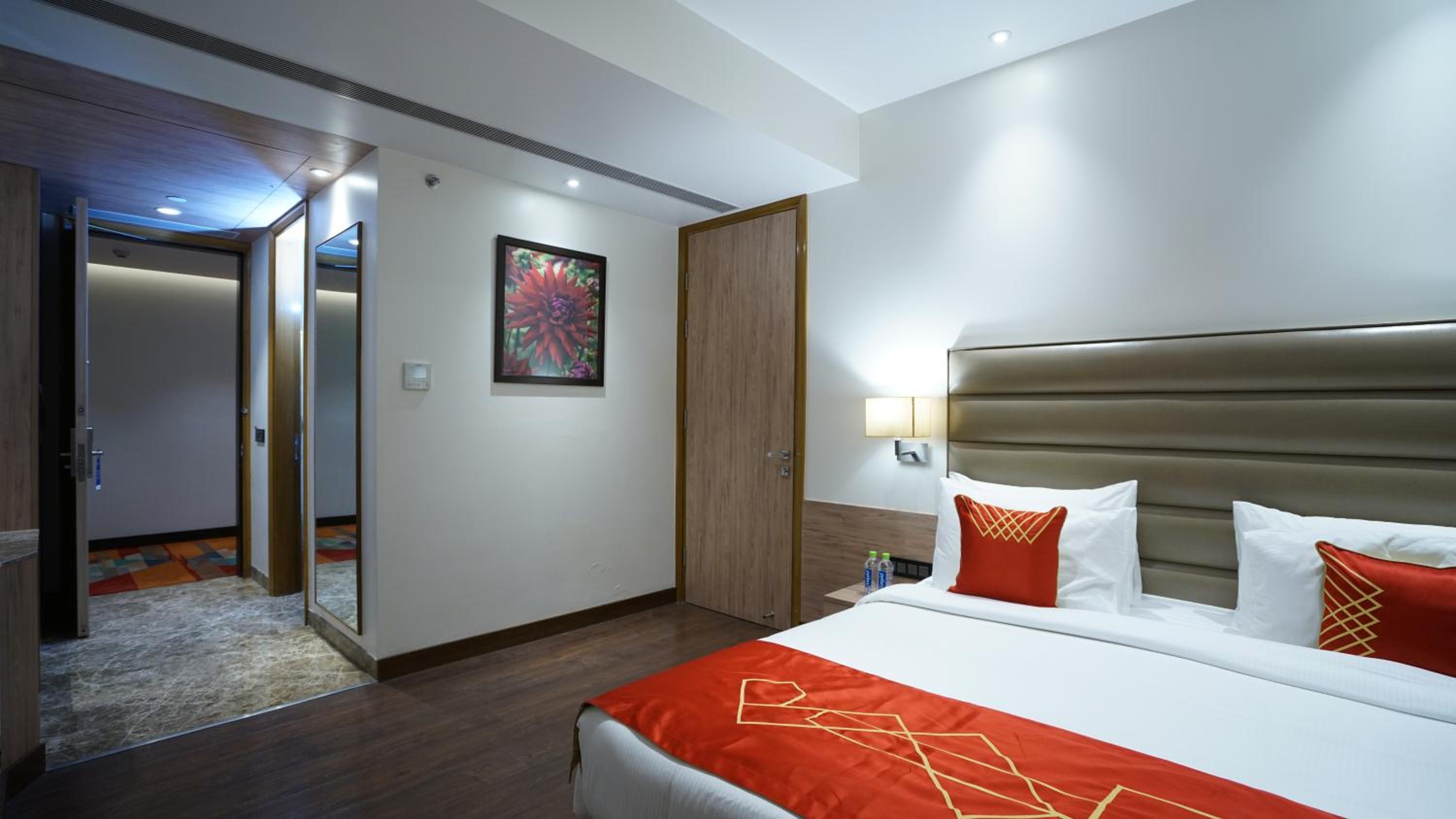 King Room (Mobility Access/Non-Smoking) - Photo 4