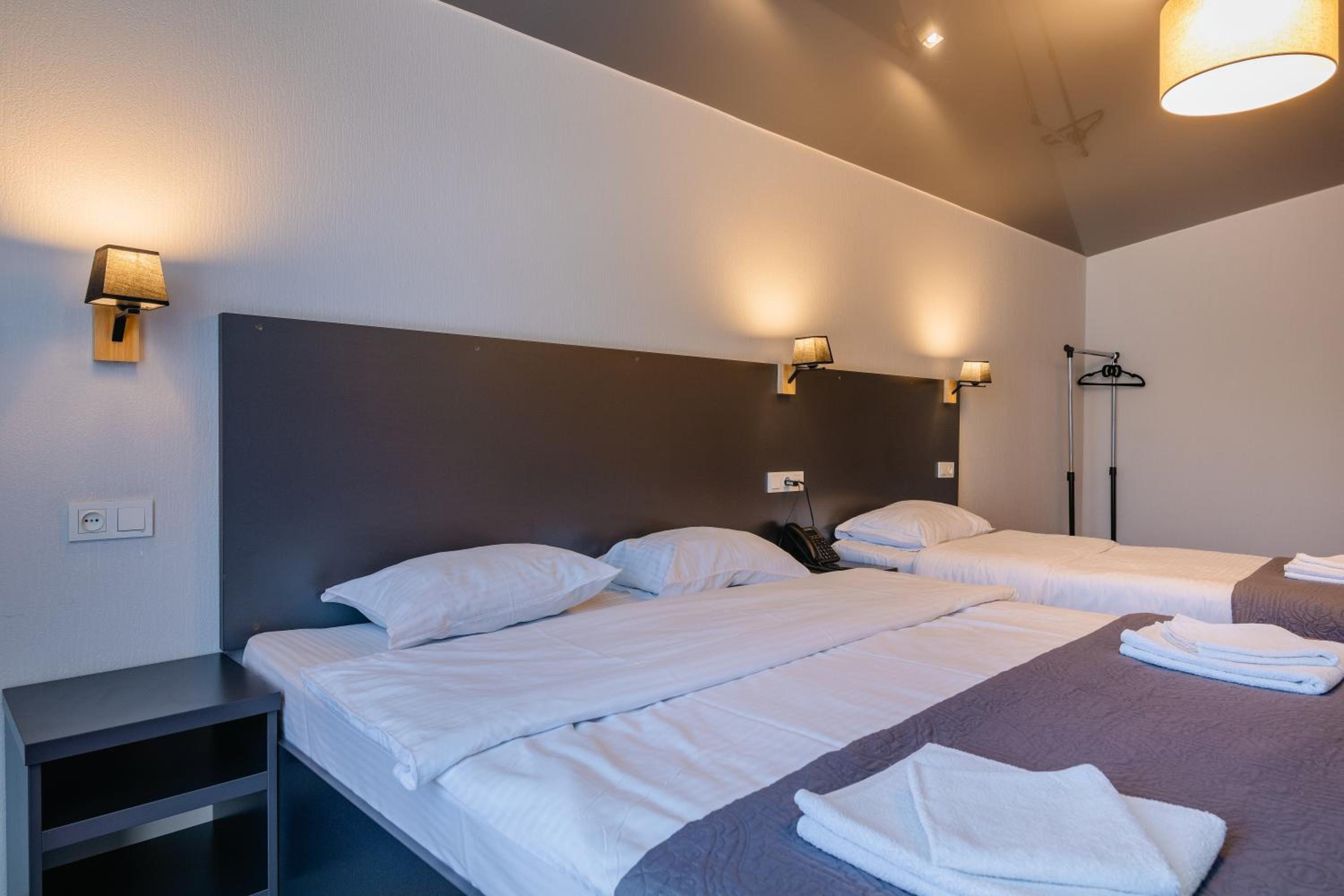 Quadruple Room with Mountain View photo 3