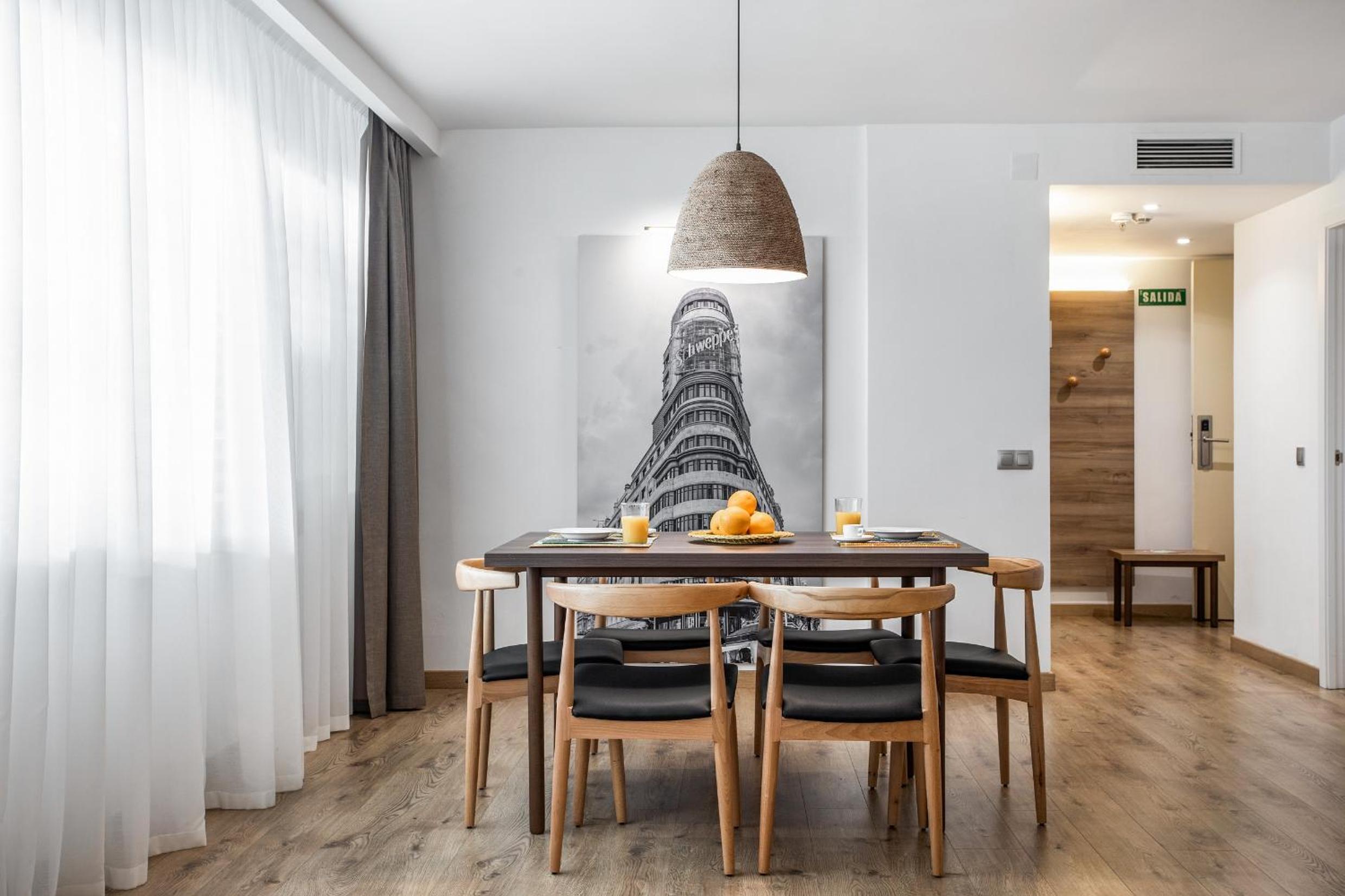 Two-Bedroom Apartment (6 People) thumbnail 6