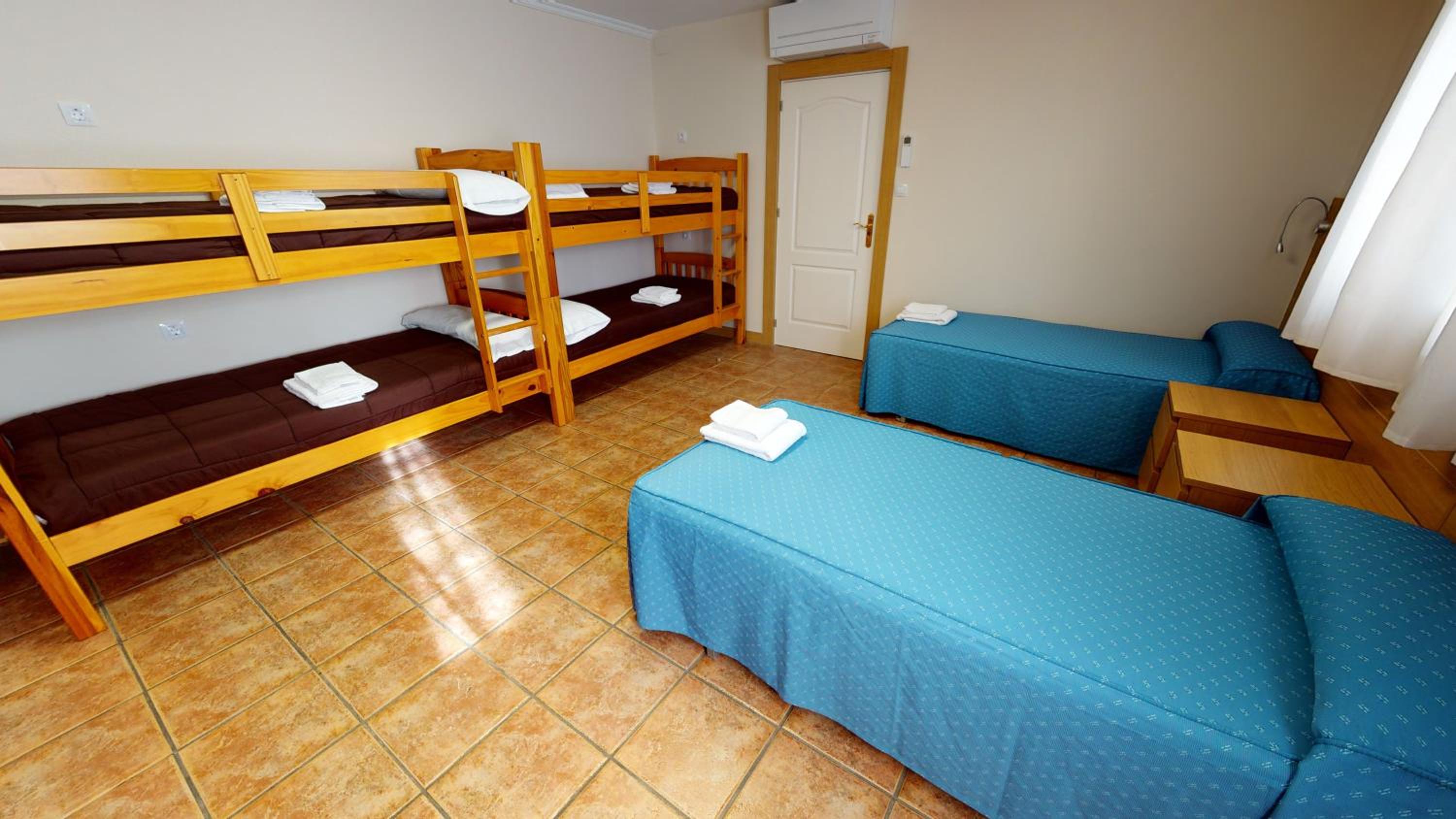 Habitación familiar con baño