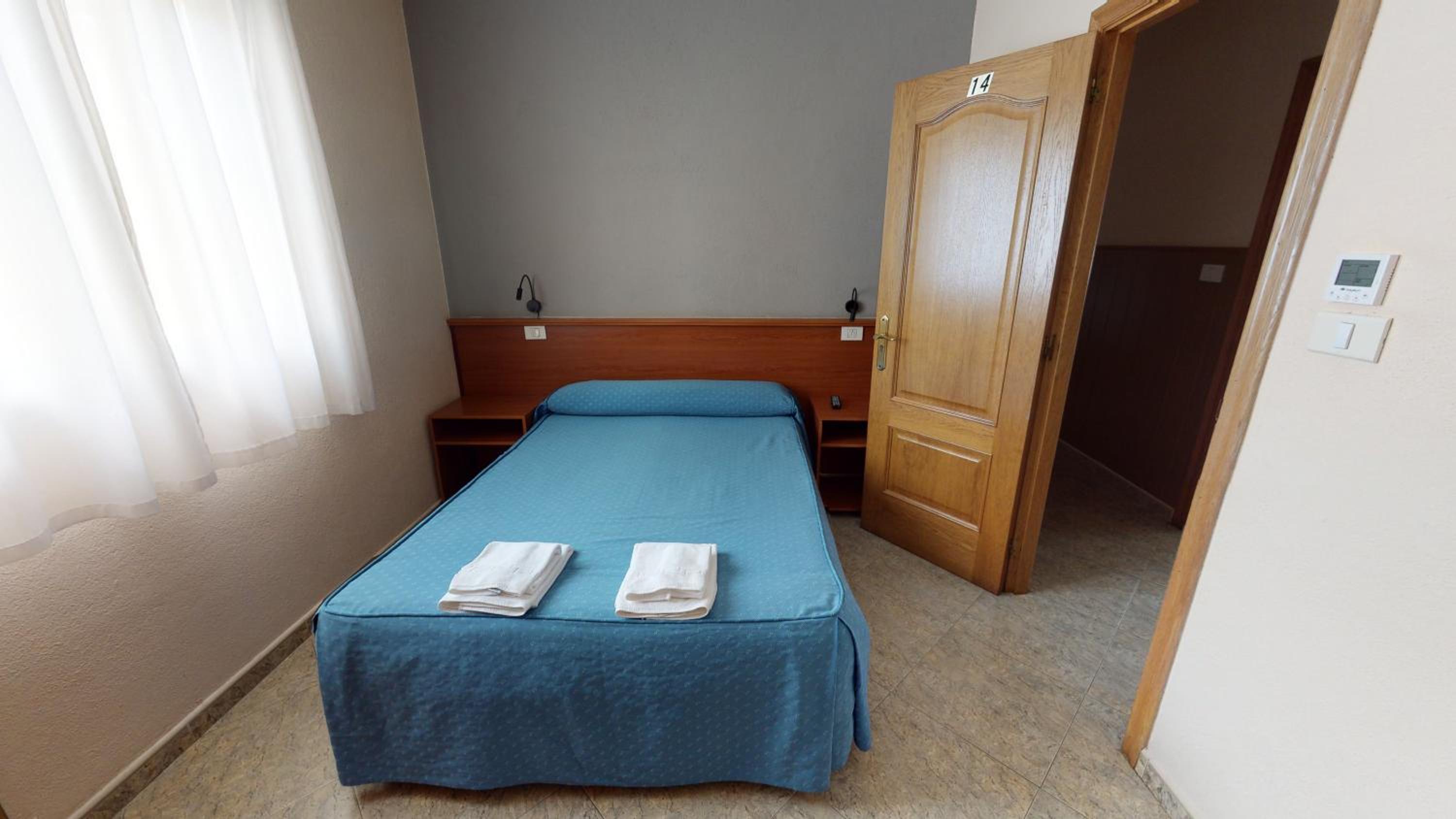 Habitación doble con baño compartido