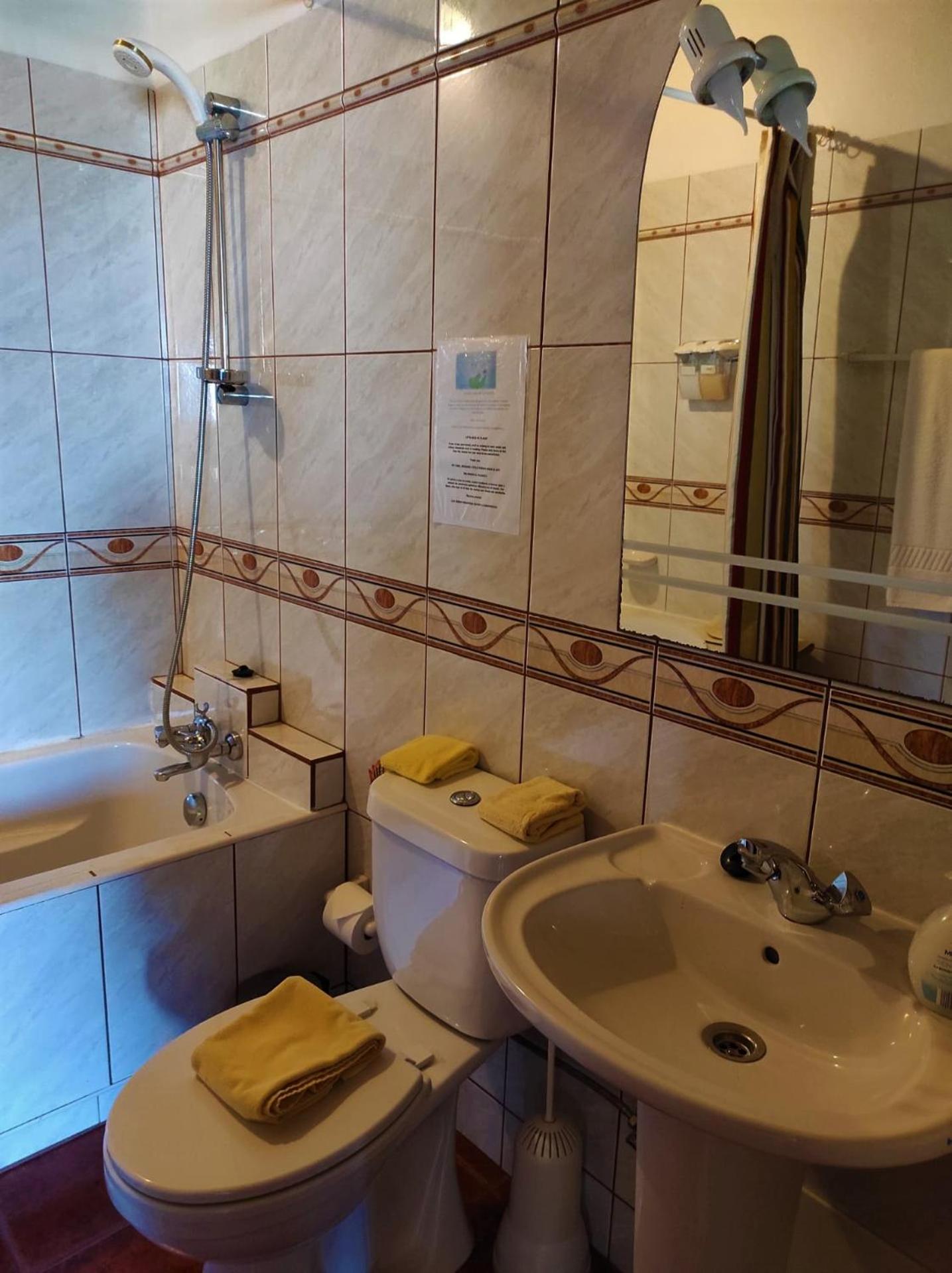 One-Bedroom Apartment with Pool View - Photo 2