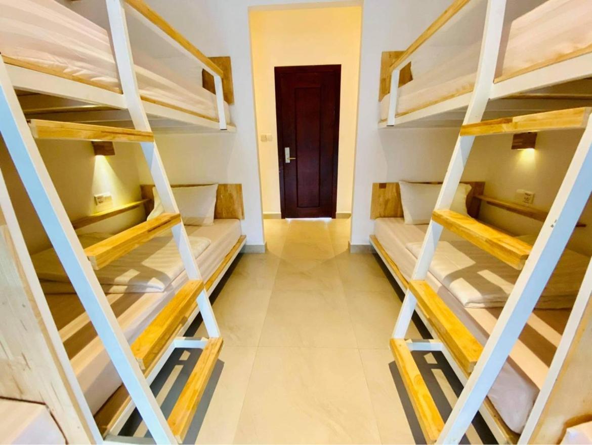 Bunk Bed in Female Dormitory Room   photo 3