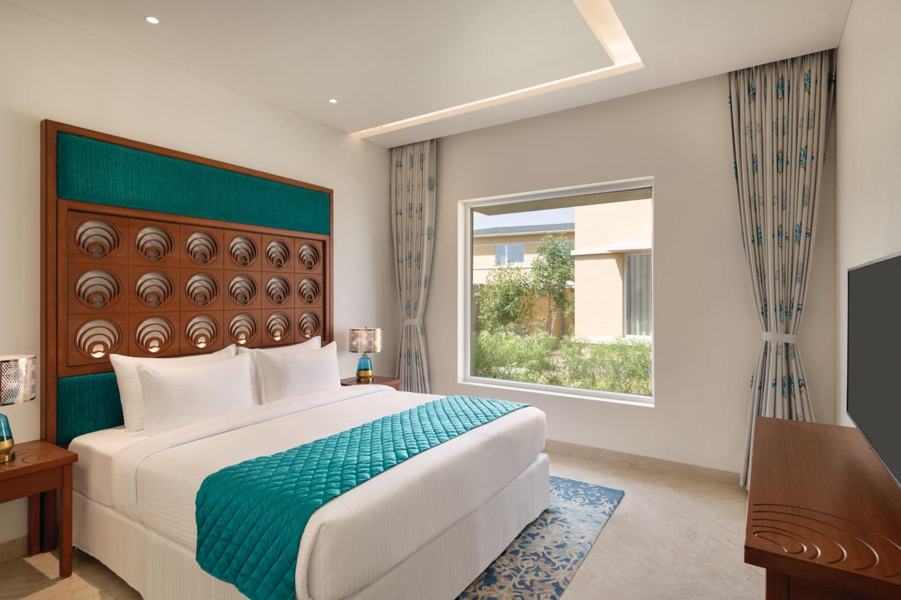 1 King Bed, Sunrise Garden Villa, Non-Smoking - Photo 2