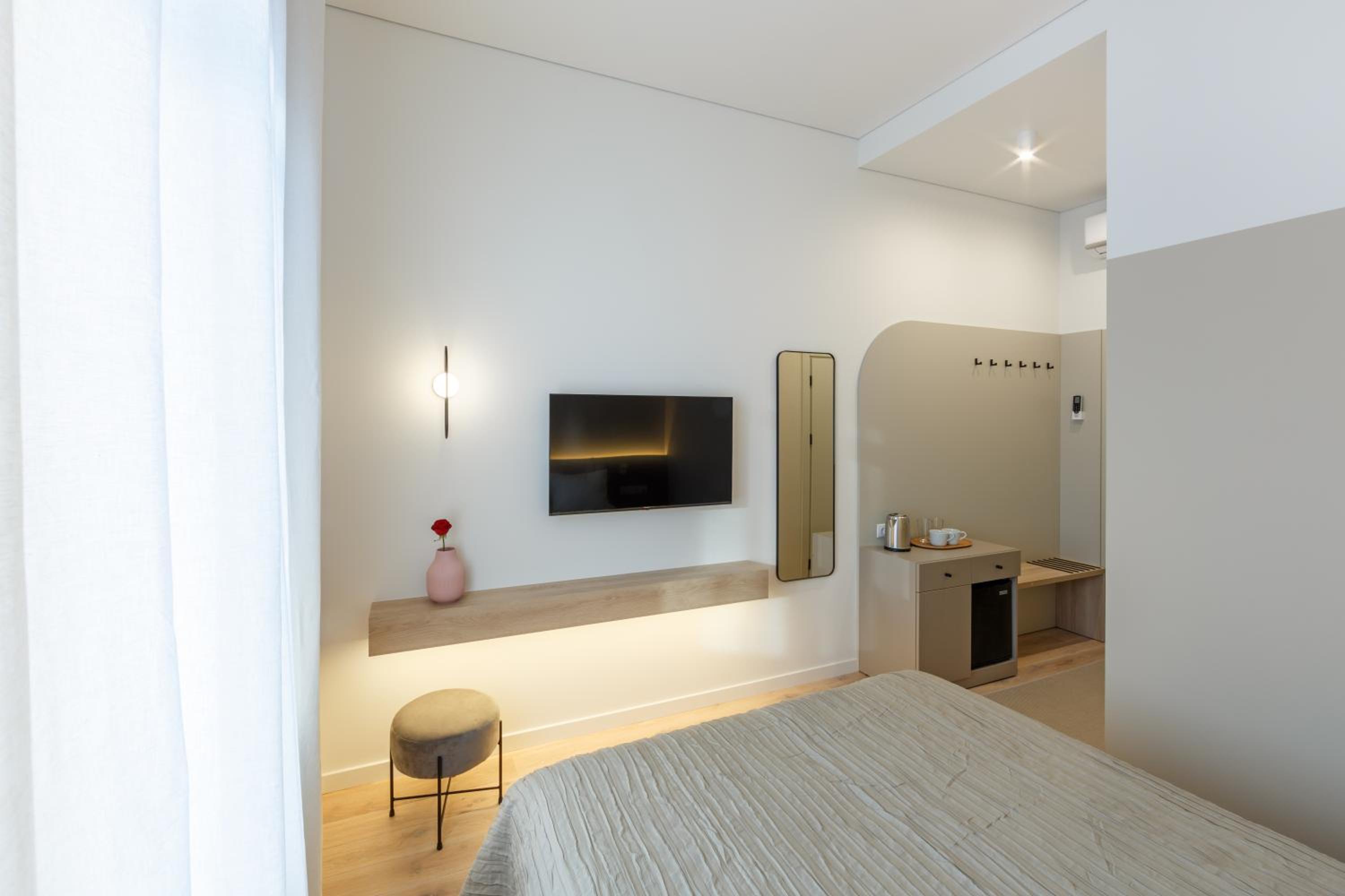 Double Room with Private Bathroom - Photo 13