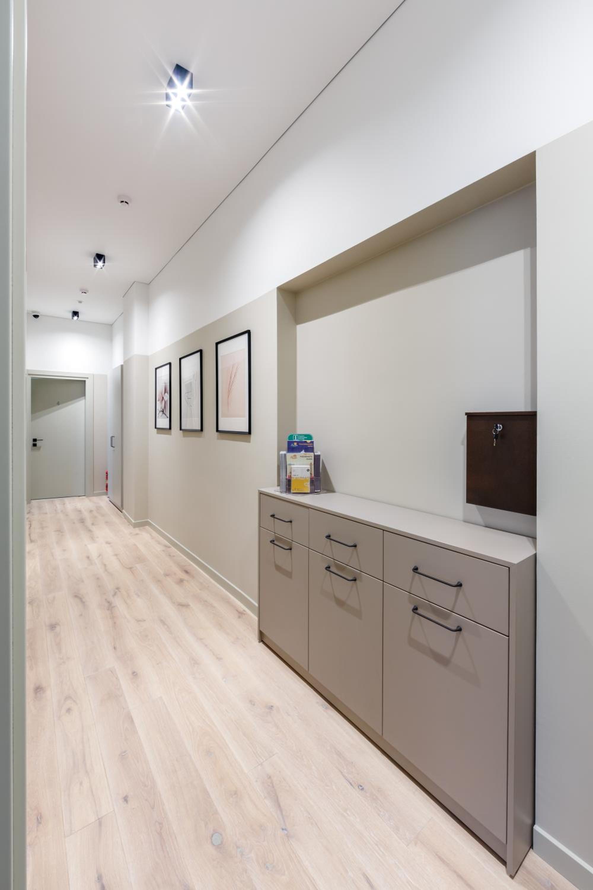 Double Room with Private Bathroom - Photo 8