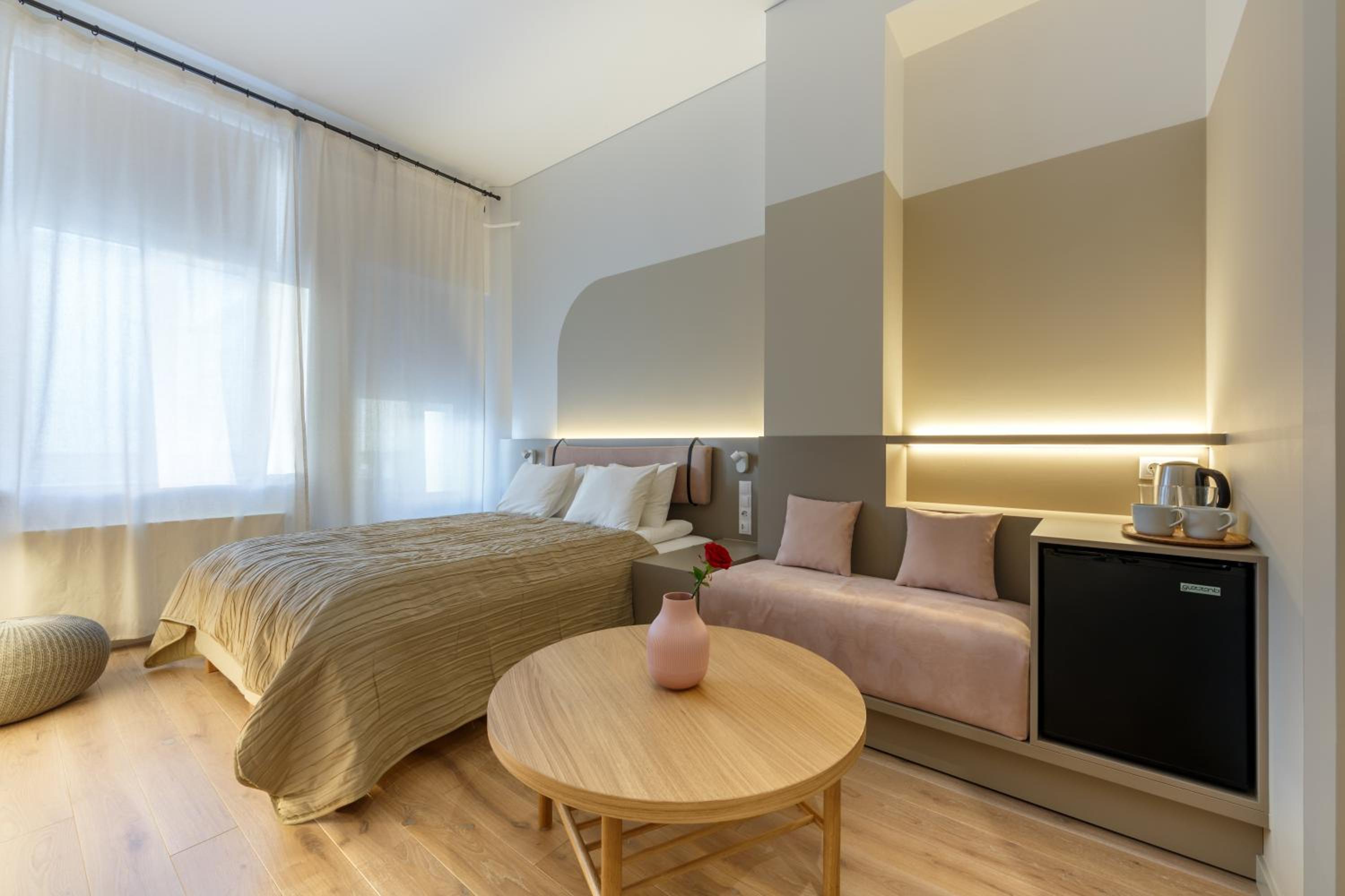 Double Room with Balcony - Photo 1