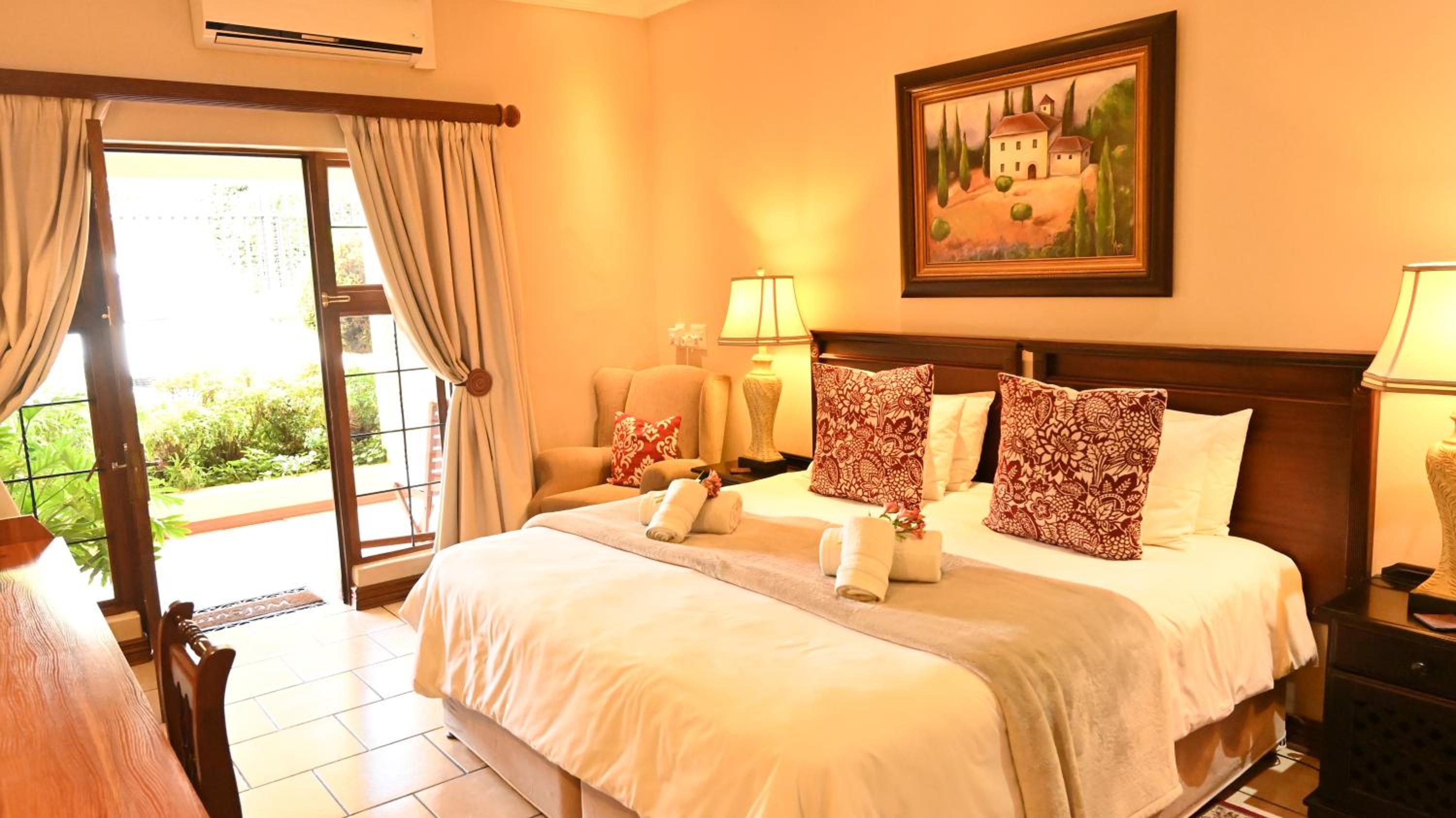 Standard Double Room - Photo 17