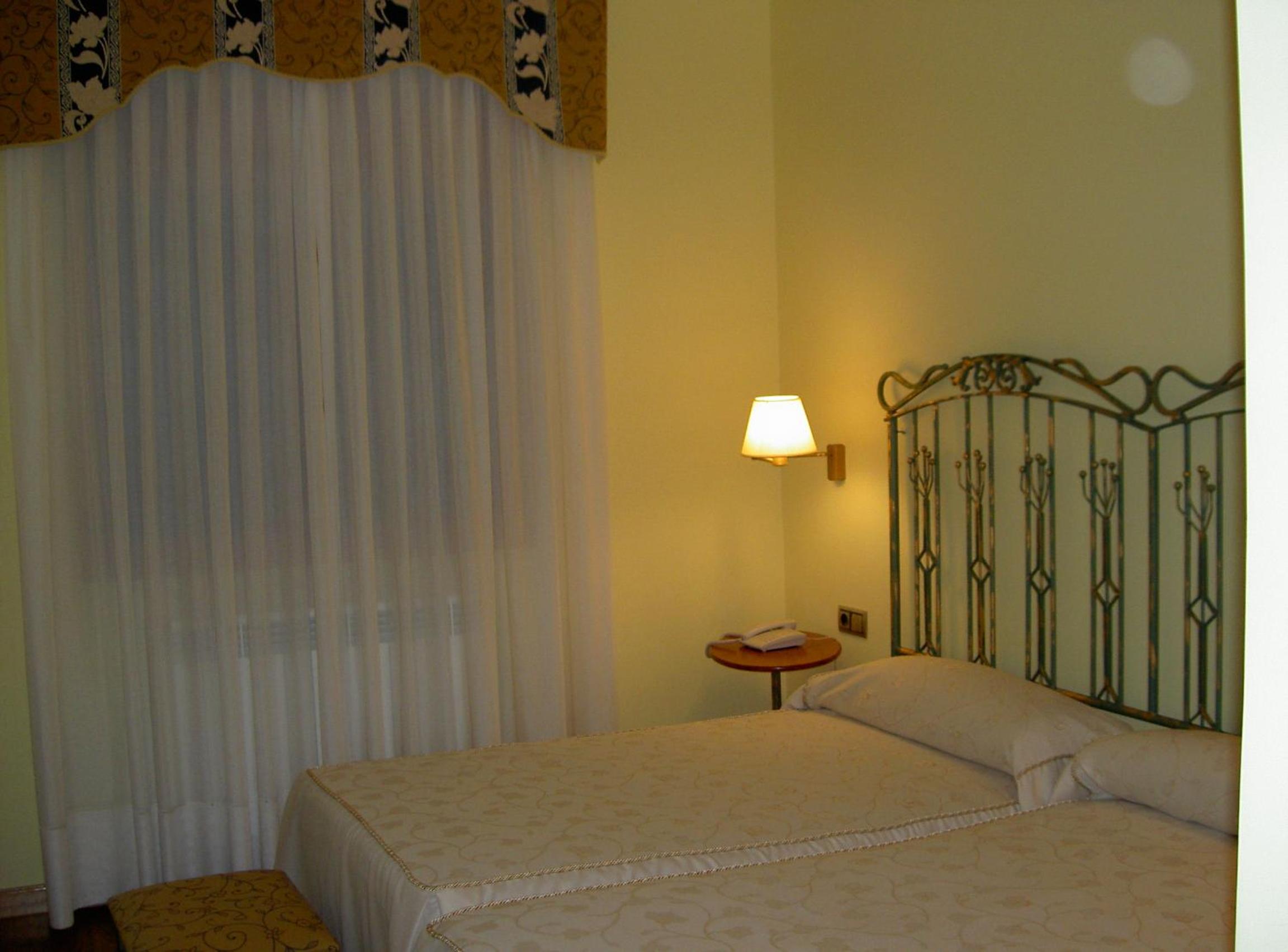 Twin Room with Spa Bath