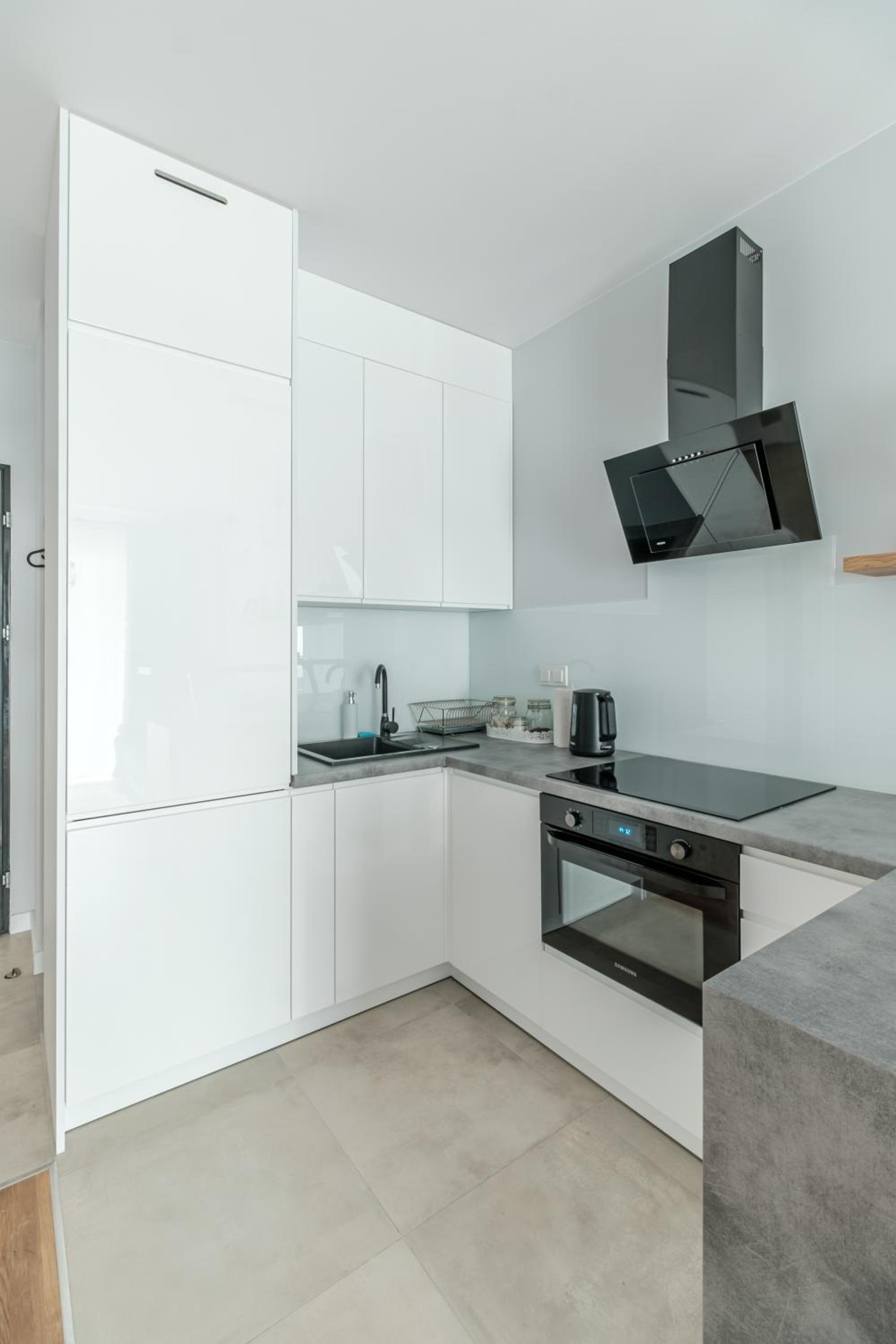 One-Bedroom Apartment - Photo 28