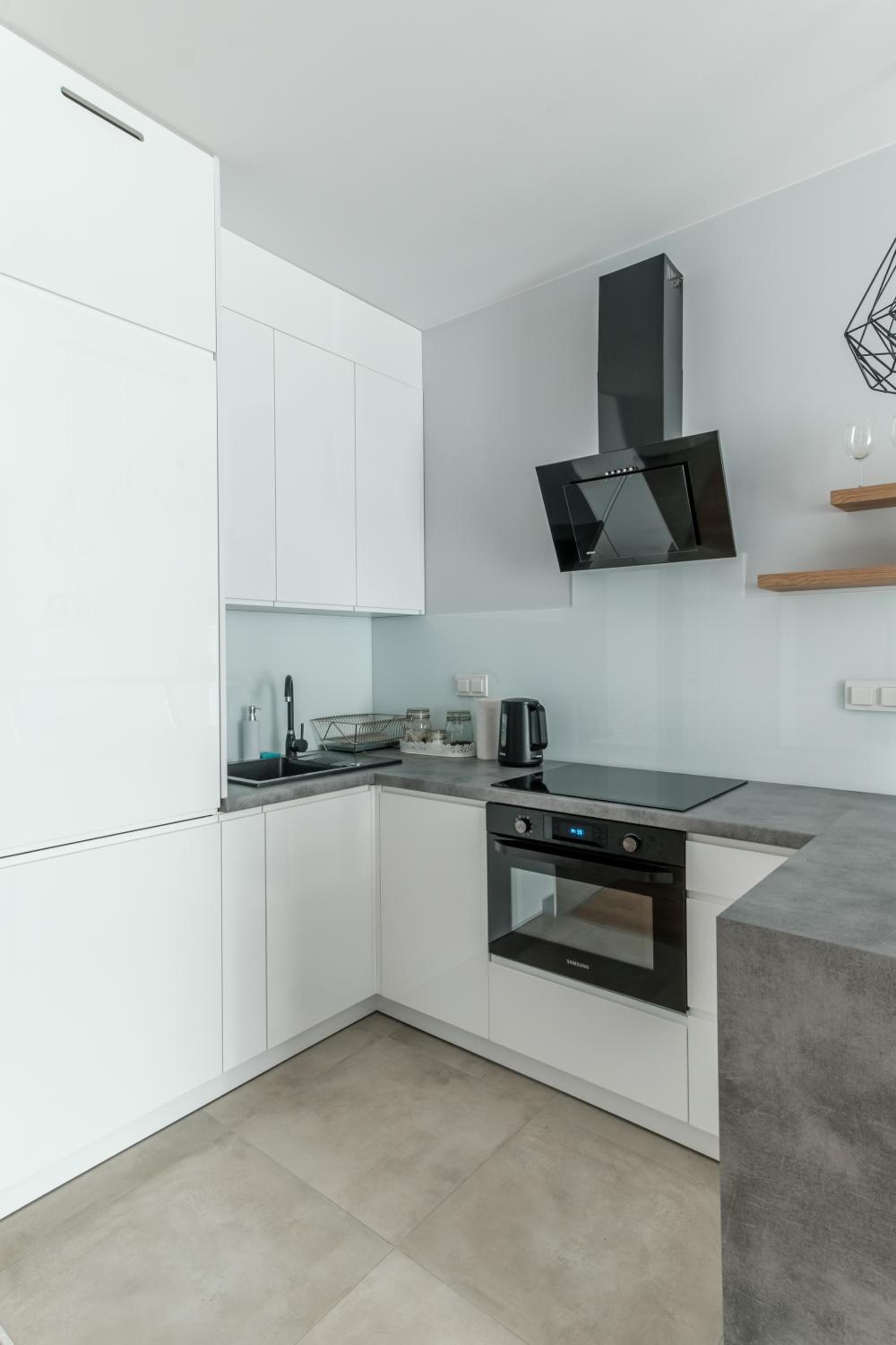 One-Bedroom Apartment - Photo 25