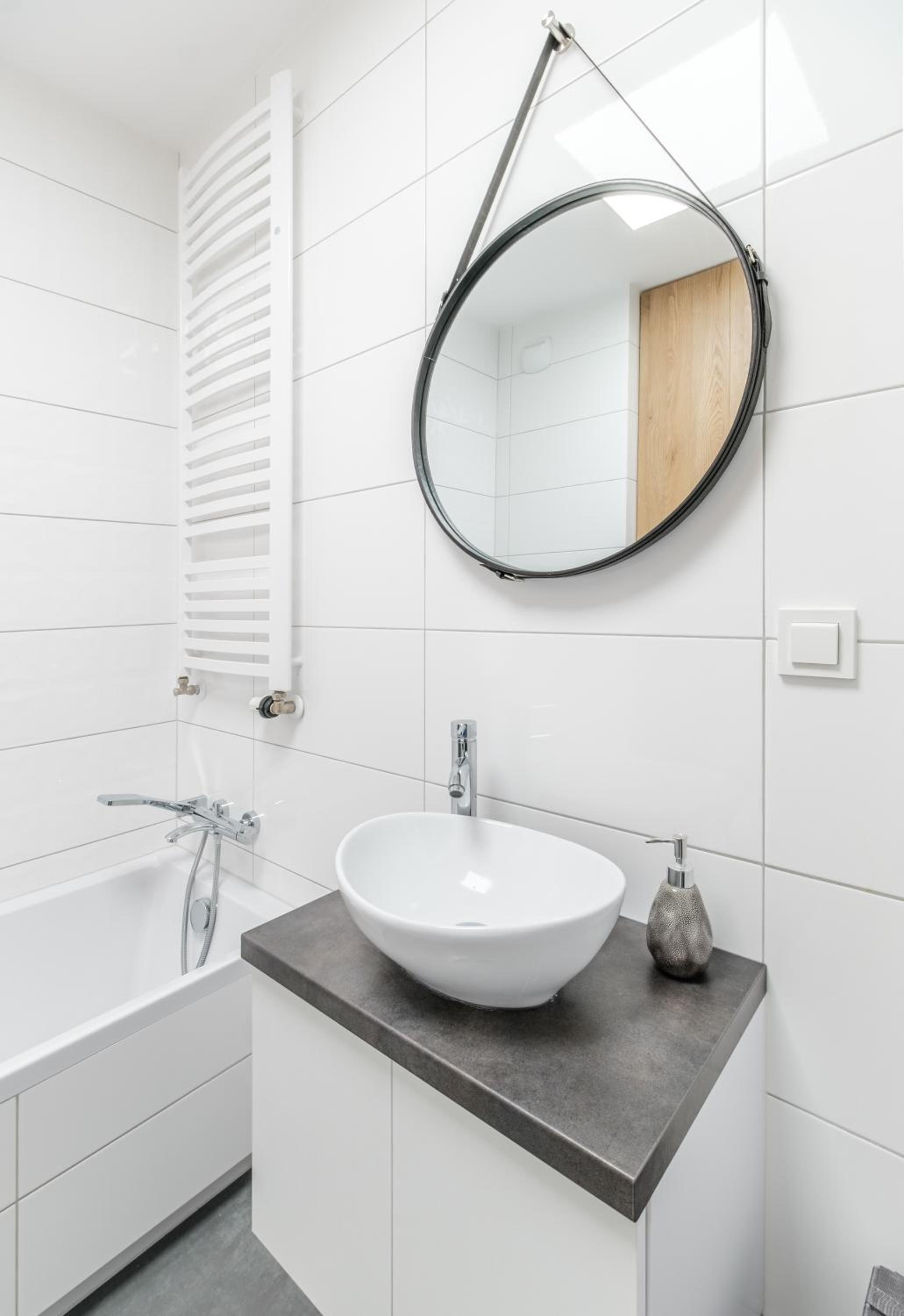 One-Bedroom Apartment - Photo 8