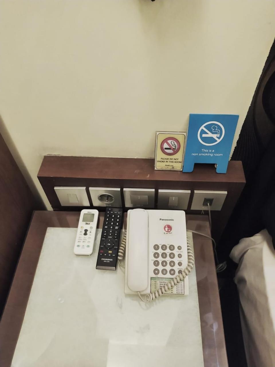 Deluxe King Room - Photo 5
