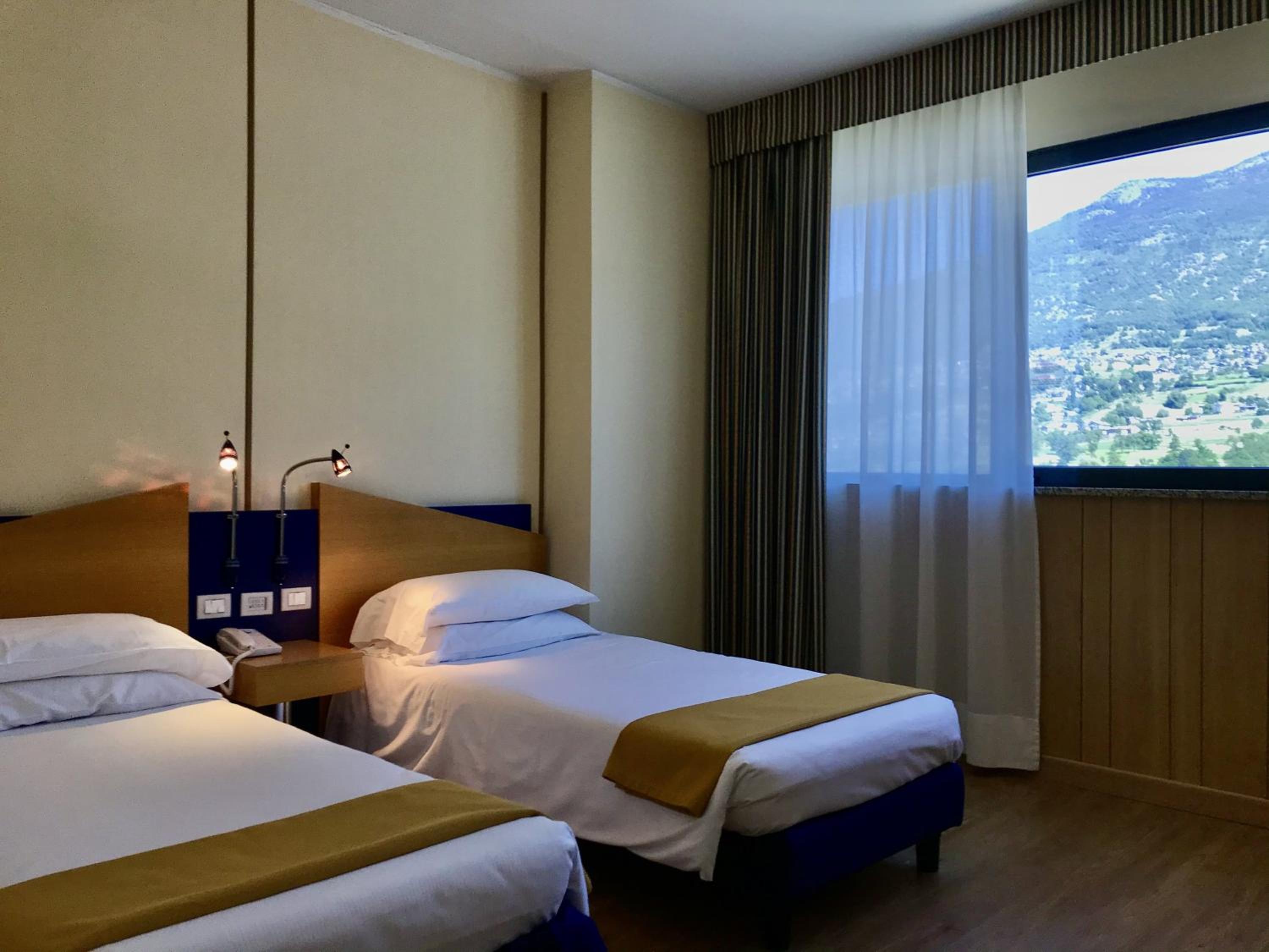 Standard Twin Room - Photo 2