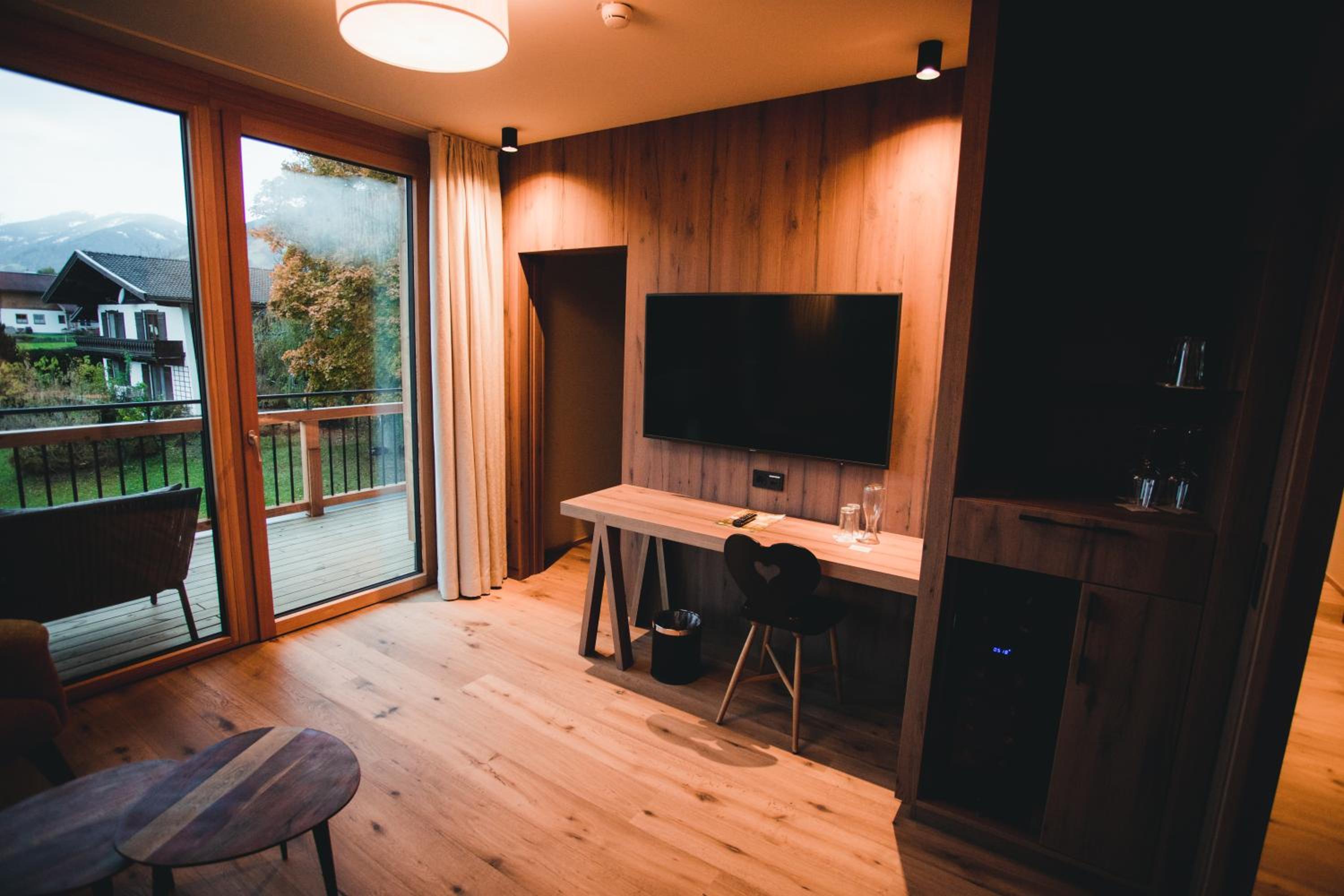 Deluxe Suite - Photo 6