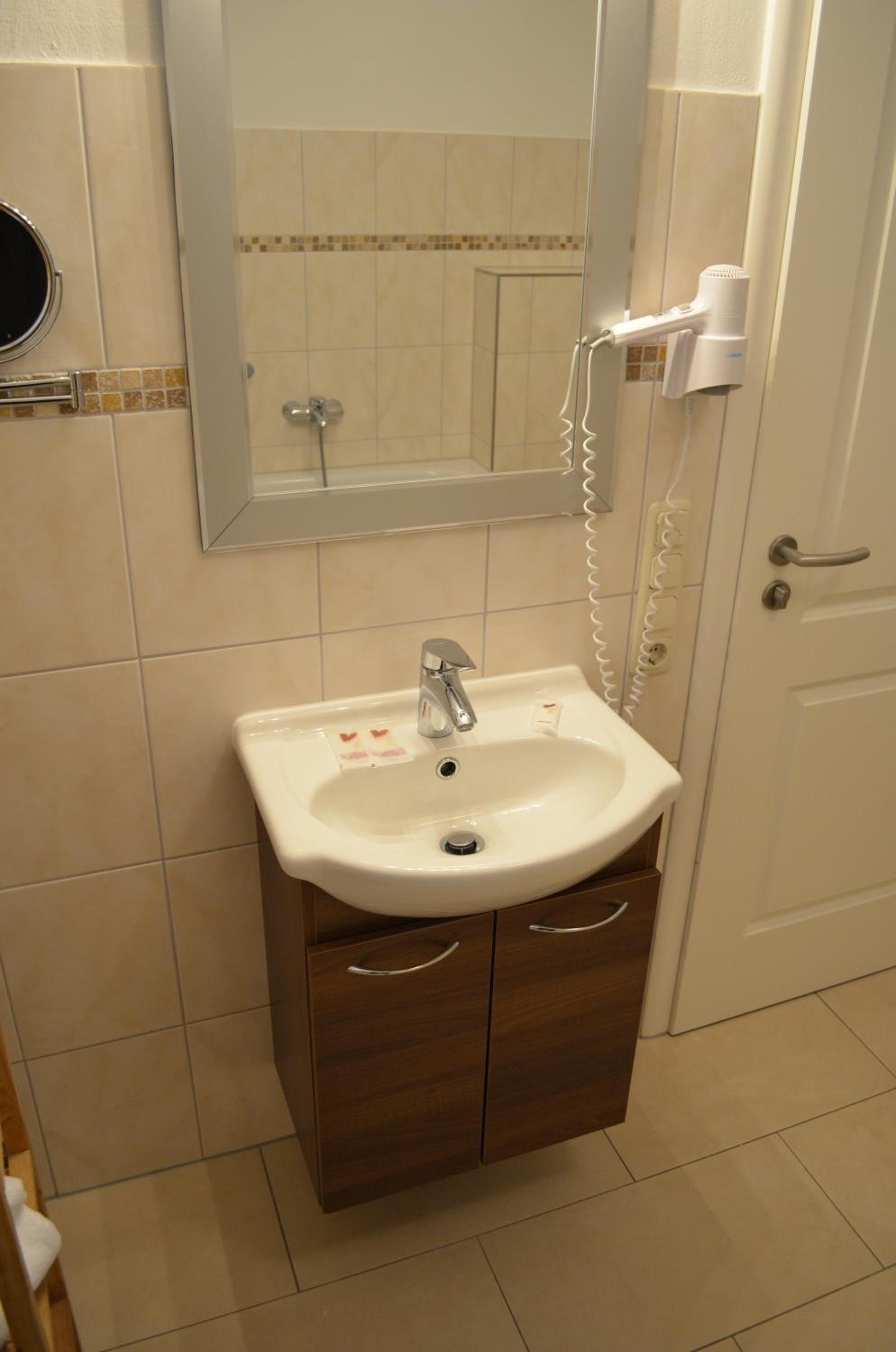 Two-Bedroom Family Suite with Terrace photo 3