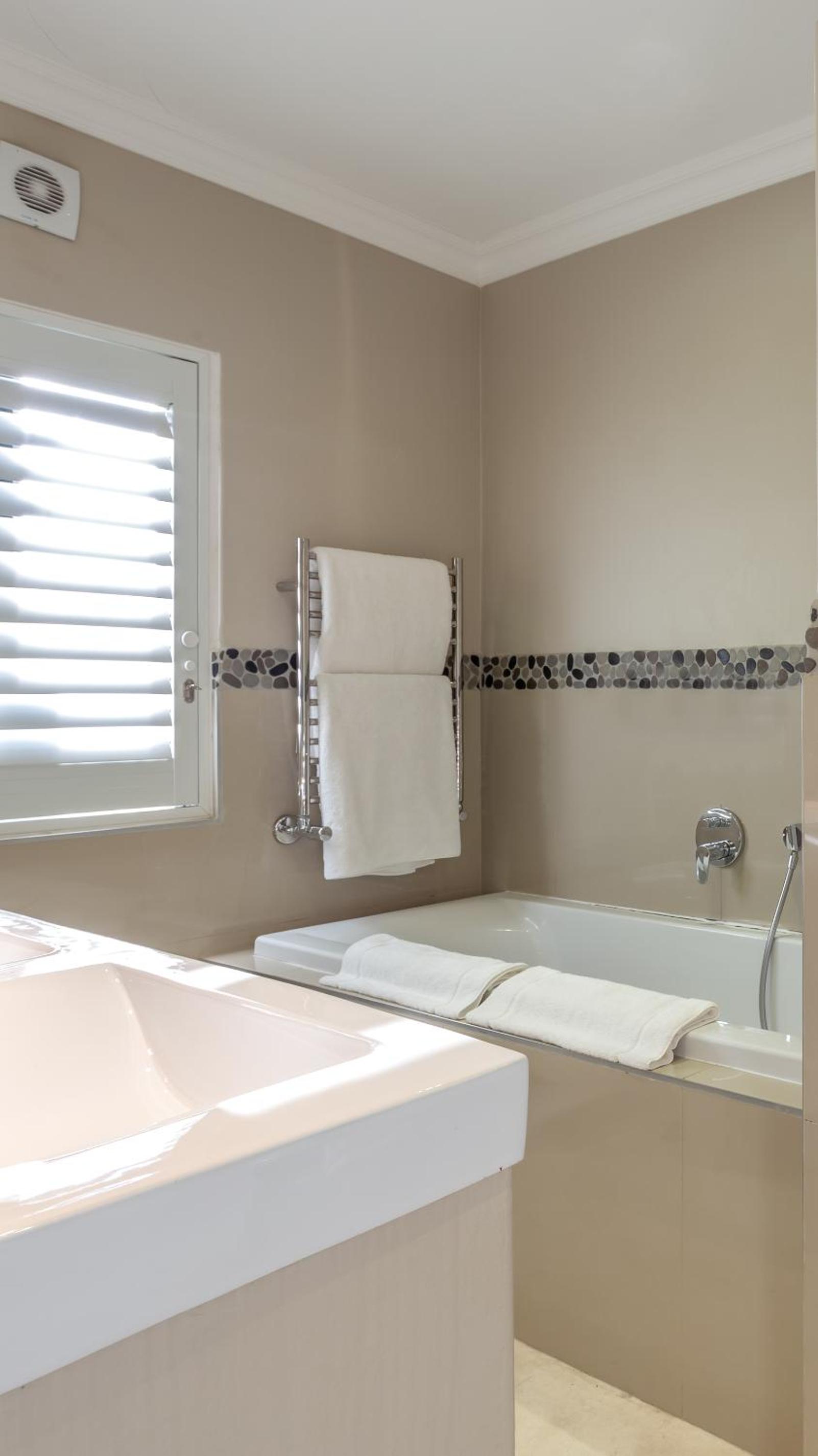 Deluxe Double Room - Downstairs - Photo 16
