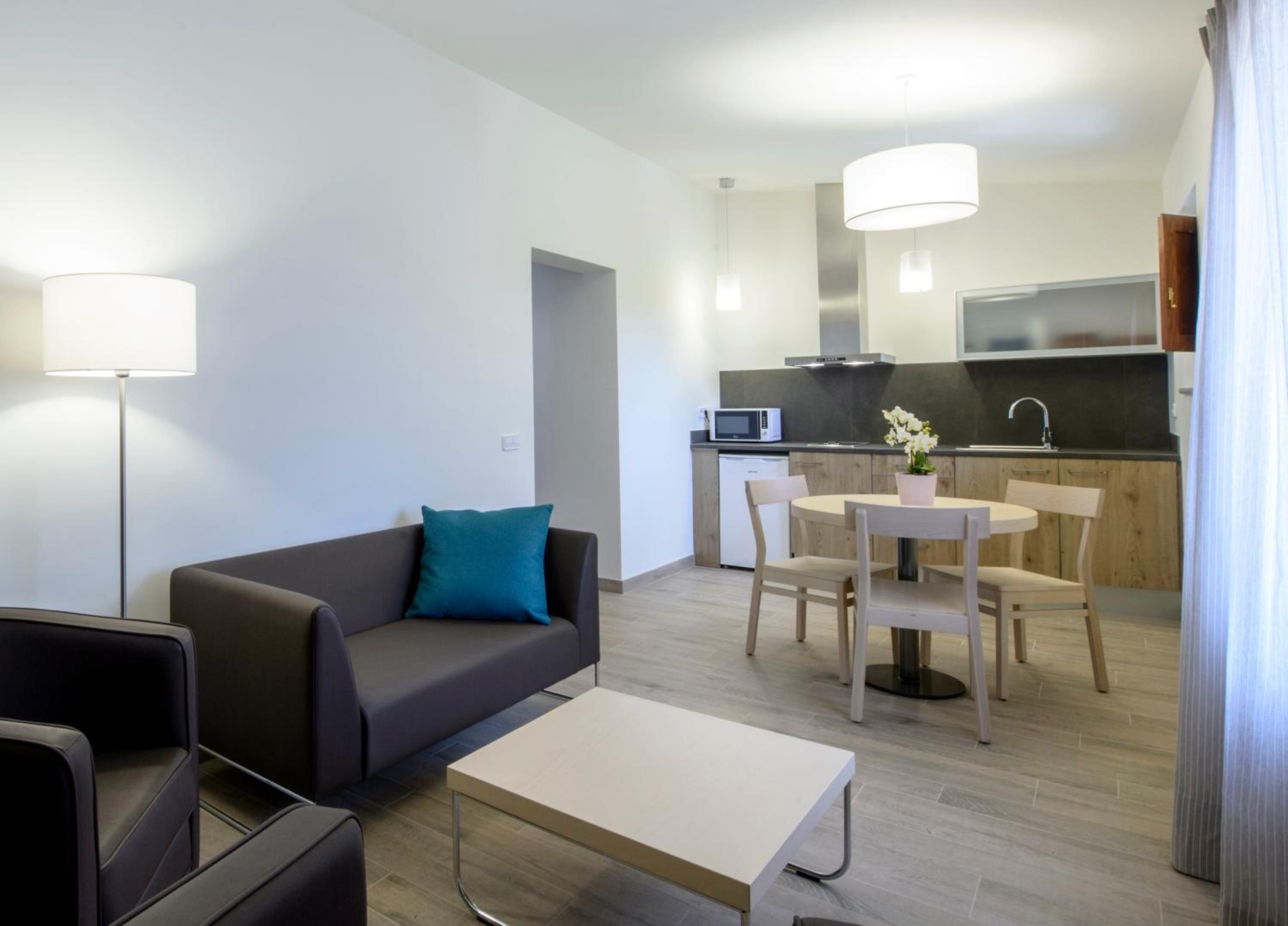 Apartamento de un dormitorio con terraza - En La Masía