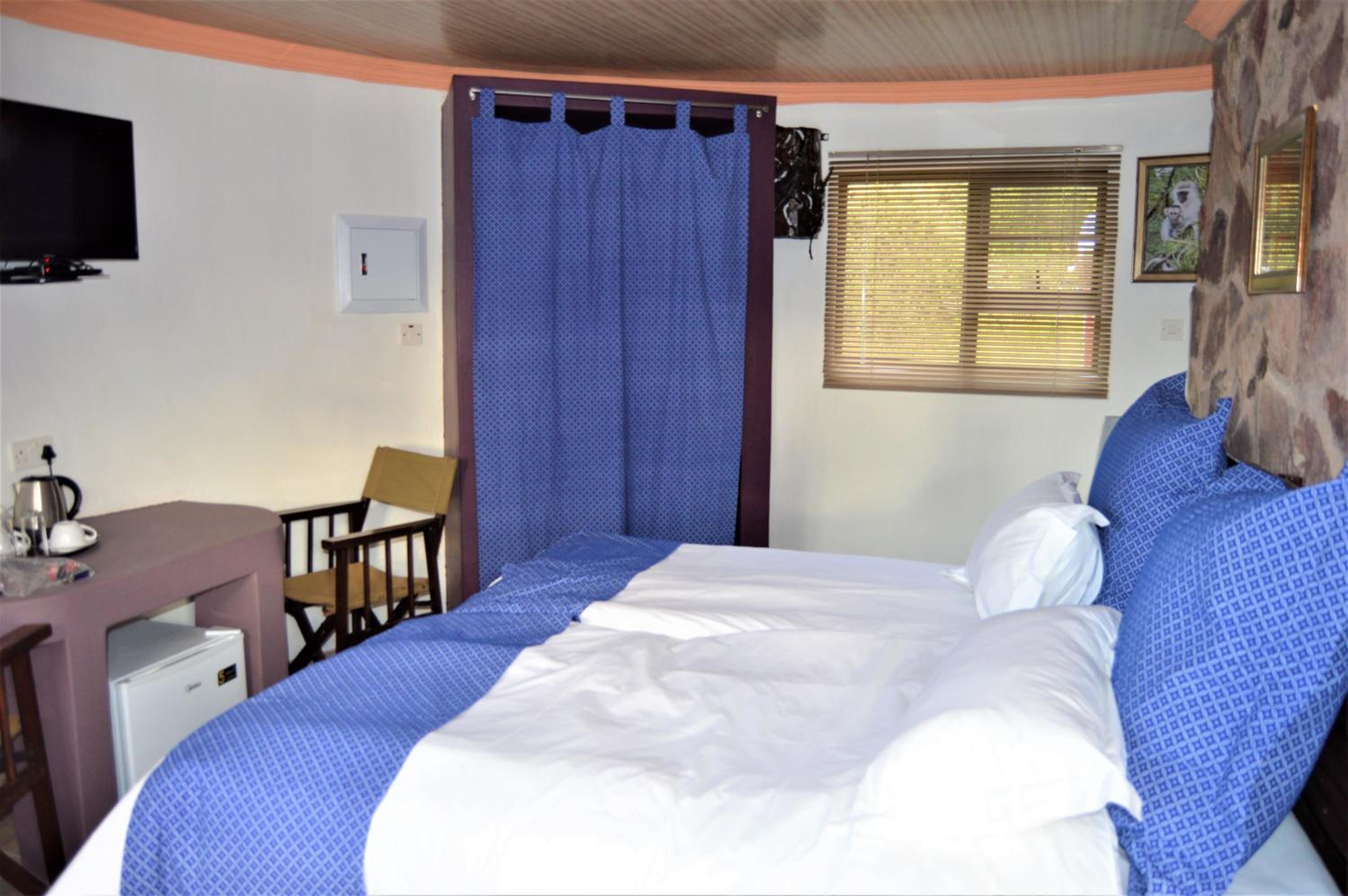 Twin Room with Shower