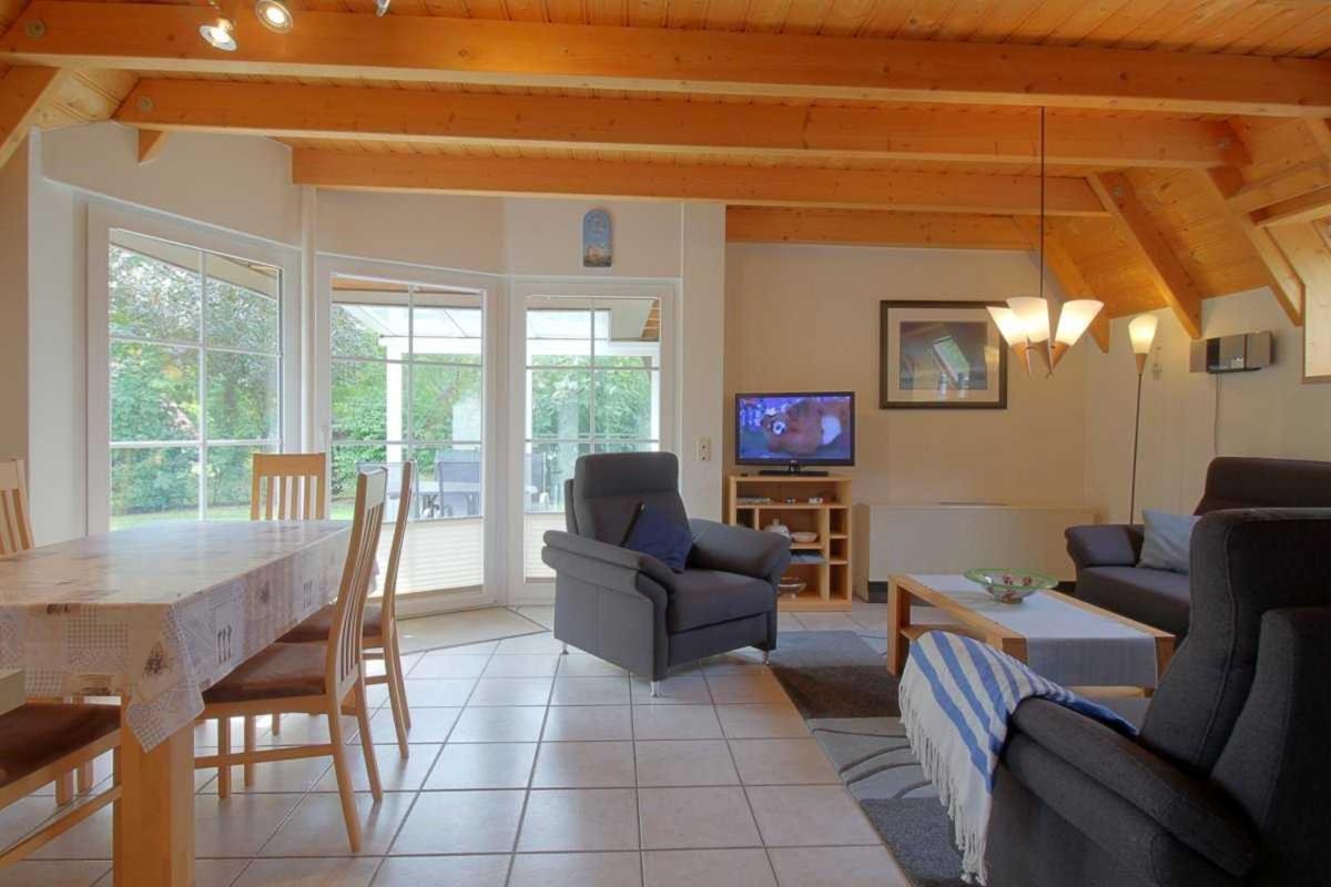 Three-Bedroom House photo 1