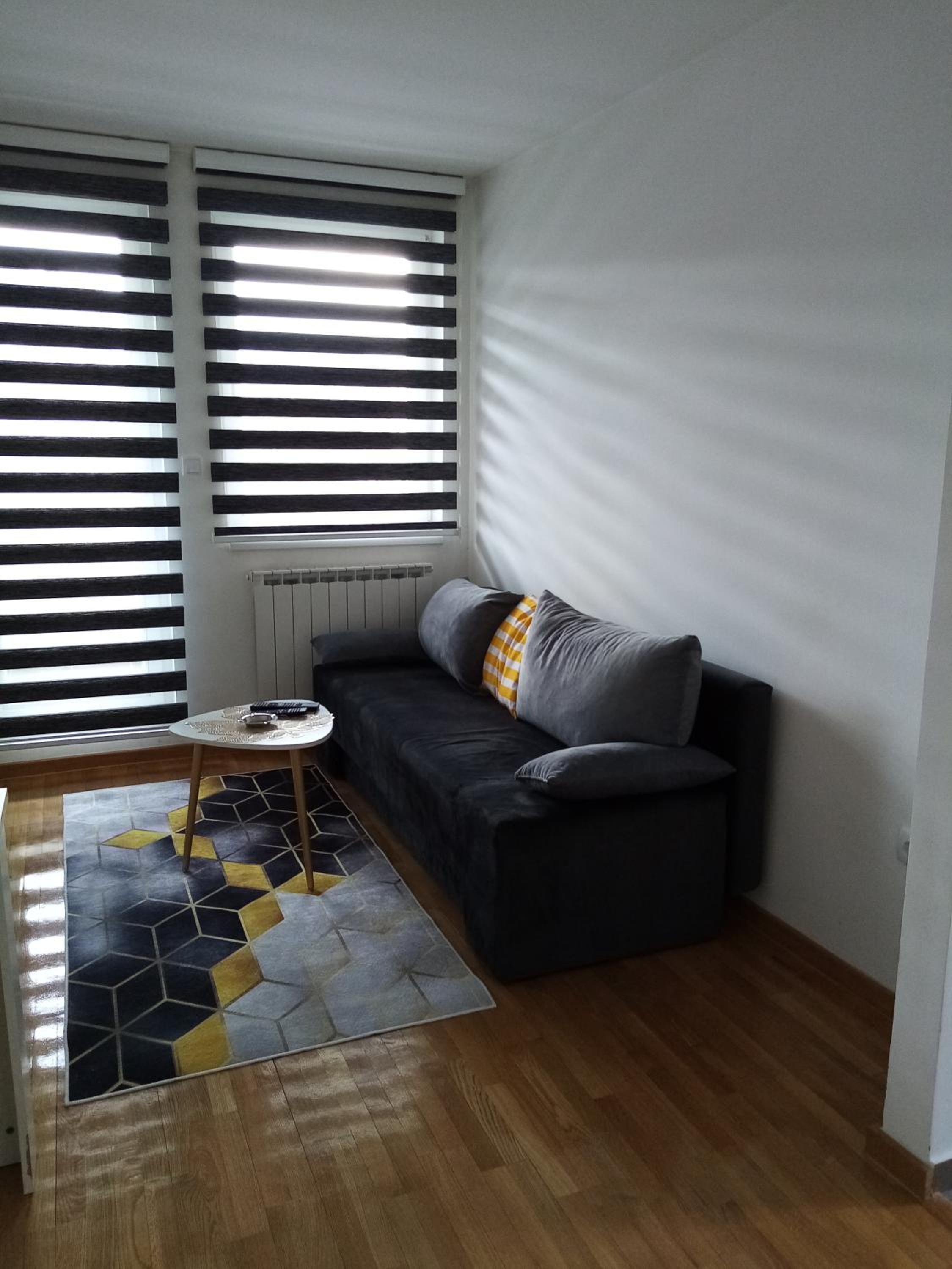 One-Bedroom Apartment photo 1