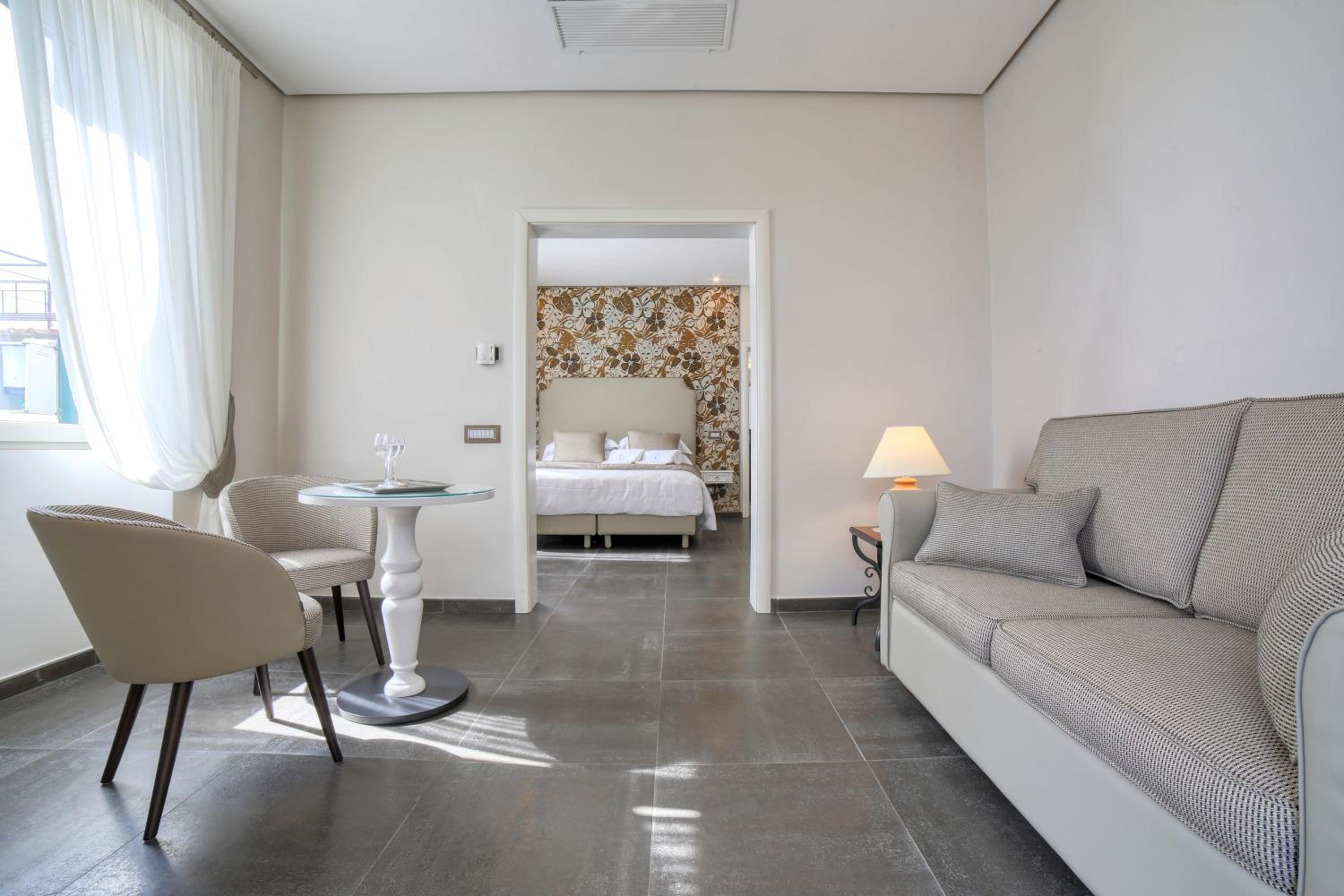 Royal Suite with Terrace and Sea View - Dependance