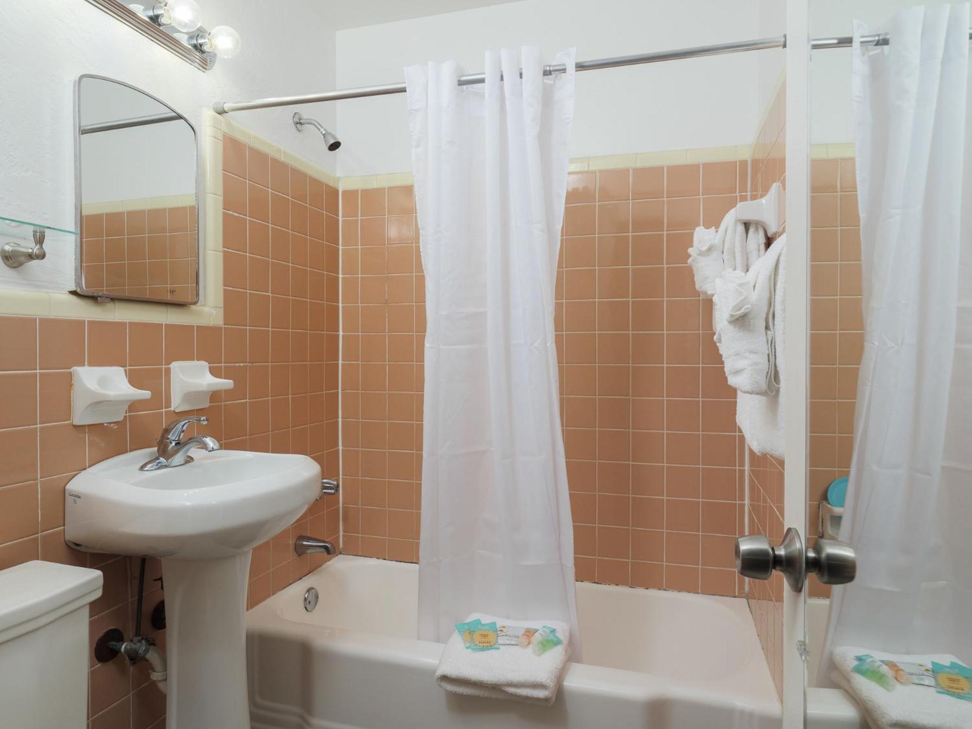 Two-Bedroom Suite - Non-Smoking - Photo 22