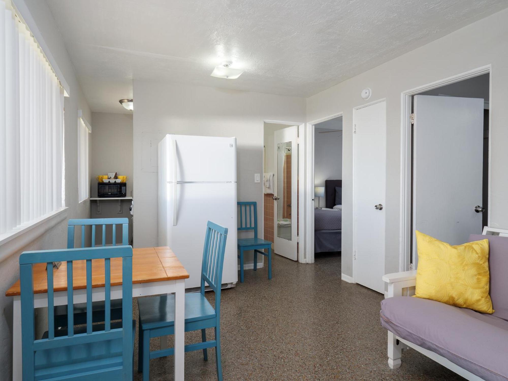Two-Bedroom Suite - Non-Smoking - Photo 11