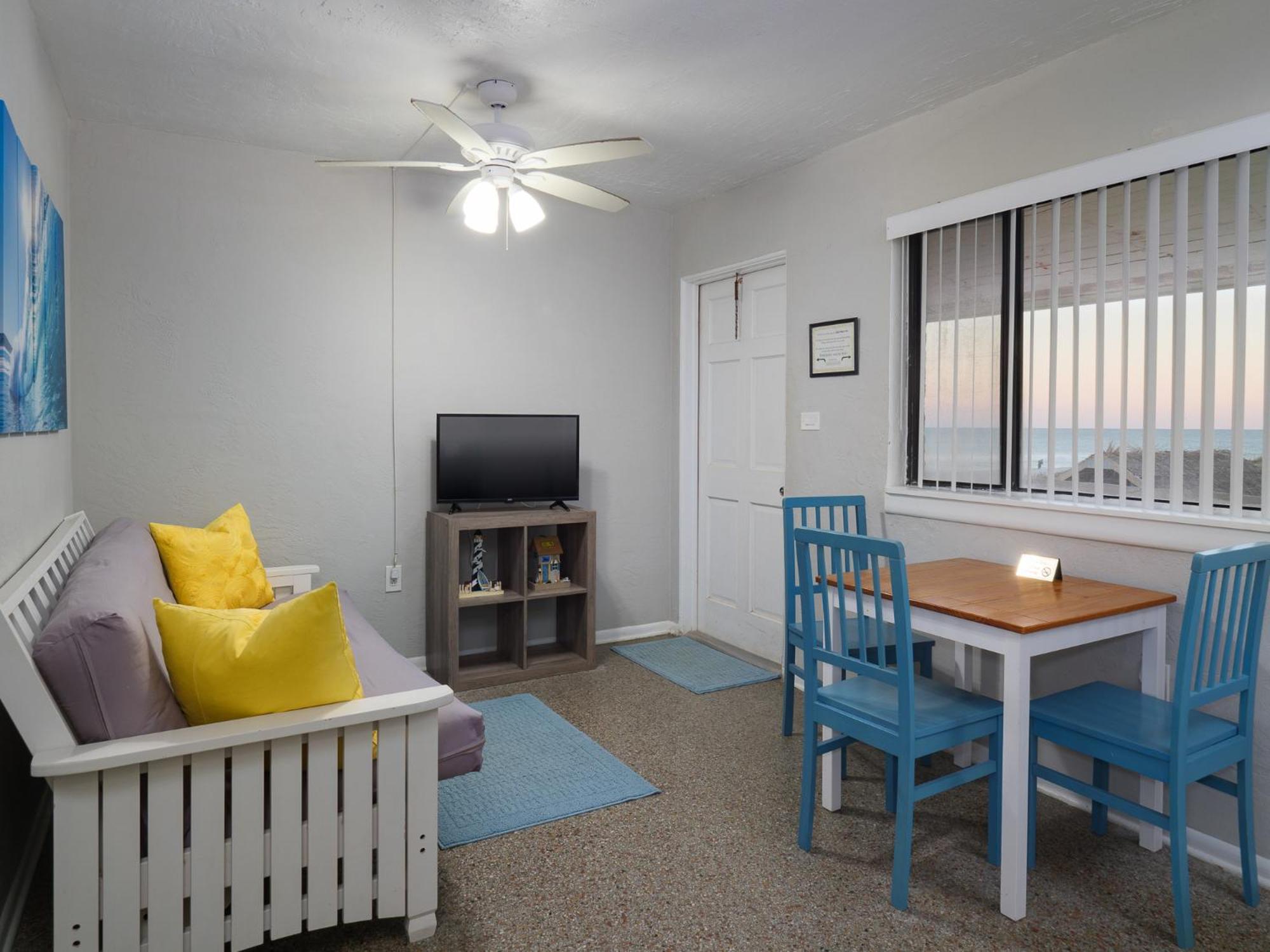 Two-Bedroom Suite - Non-Smoking - Photo 15