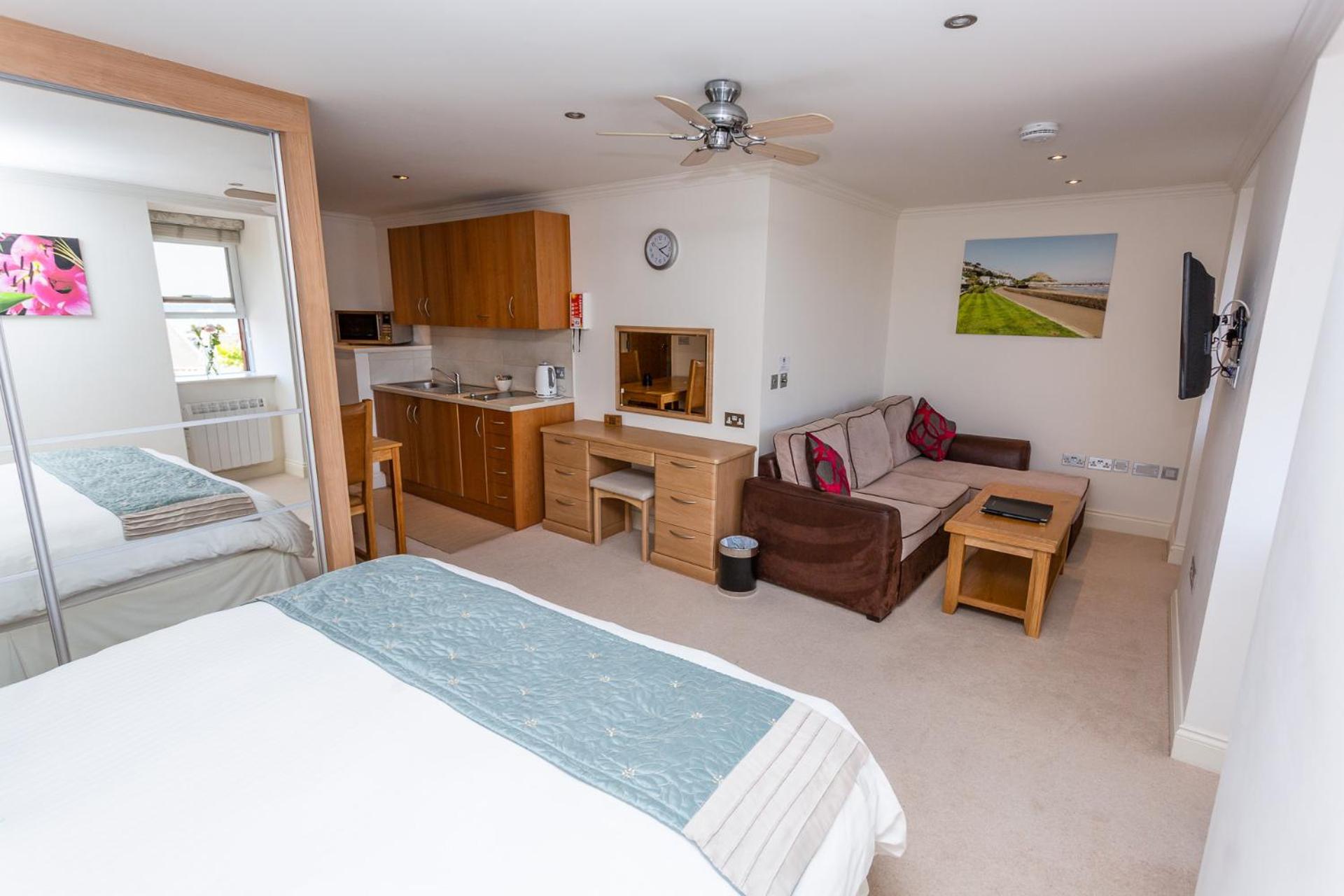 Studio with Sea View - Photo 7