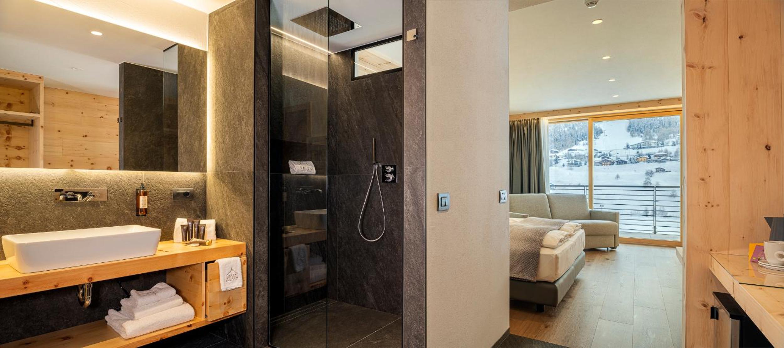 Deluxe Double or Twin Room - Photo 8