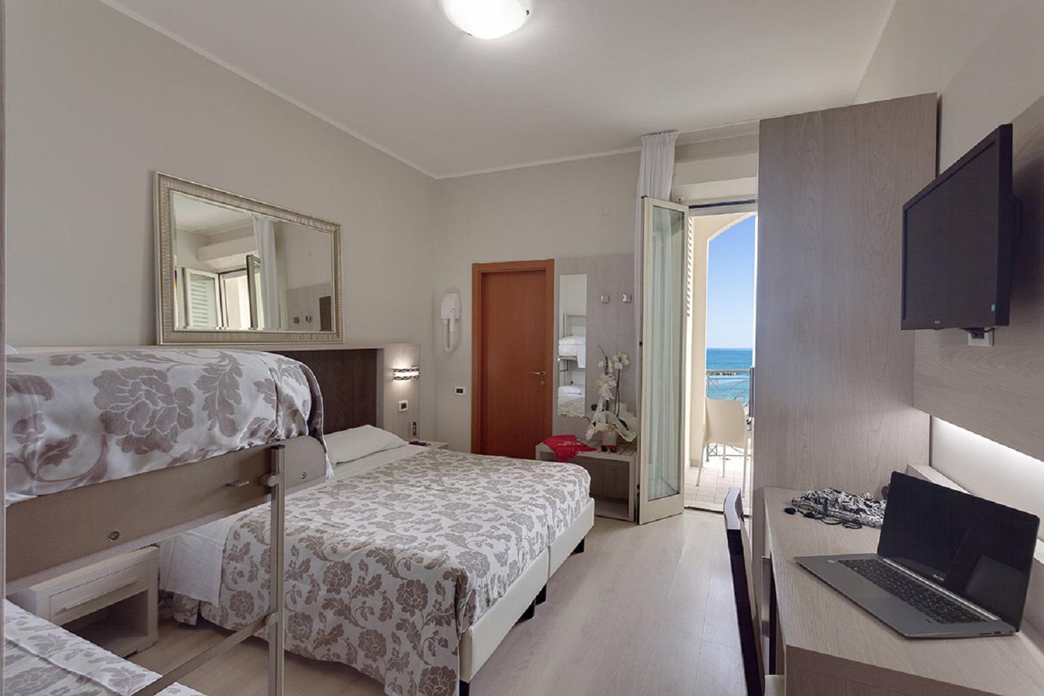 Triple Room with Sea View photo 1