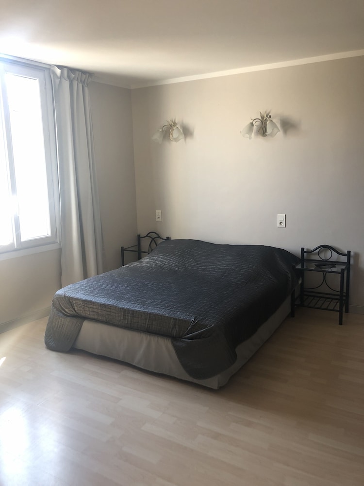 Family Room photo 3