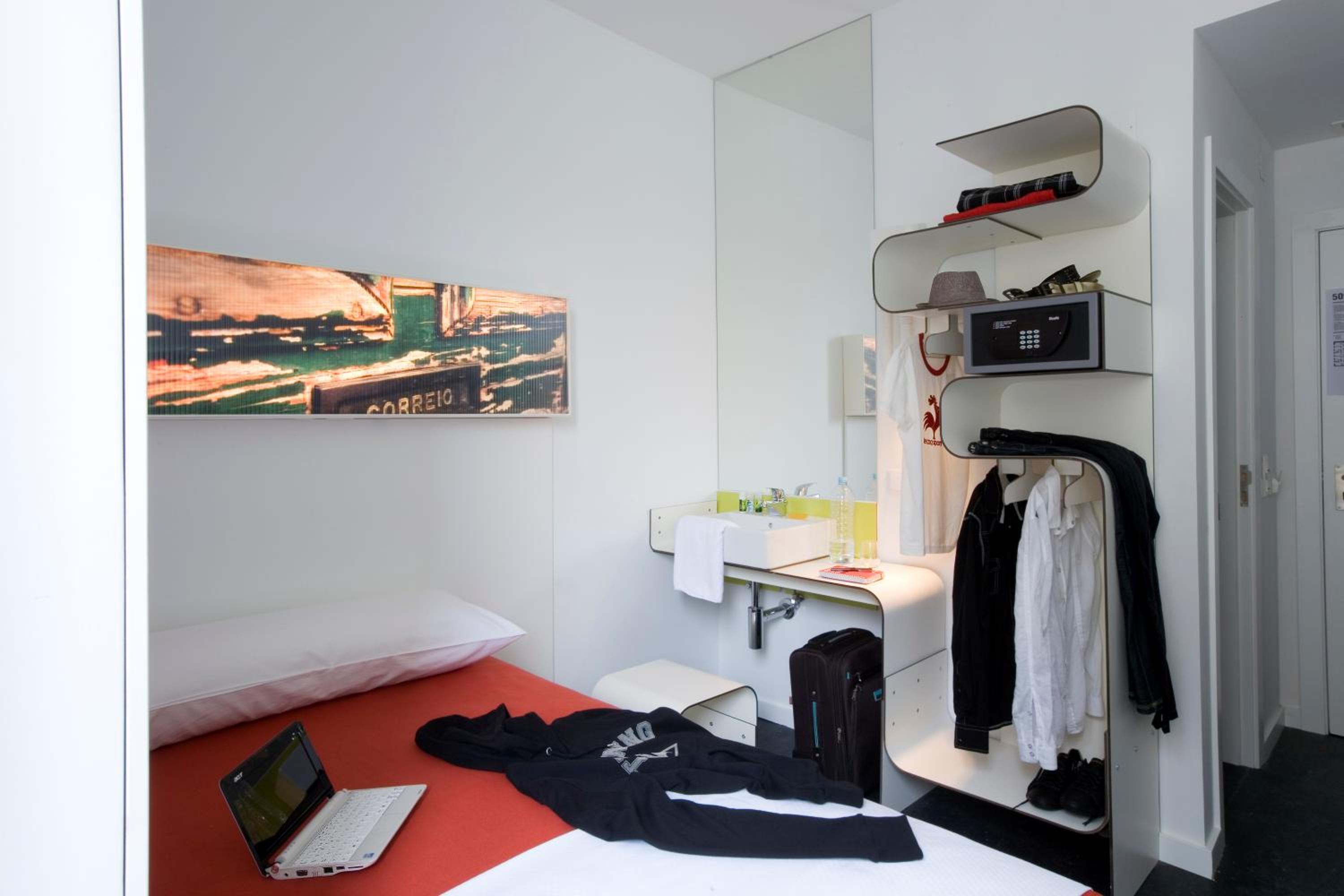 Standard Single Room - Photo 3