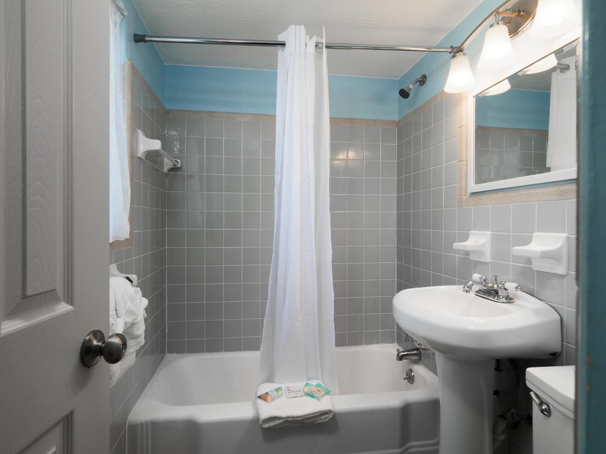 One-Bedroom Suite - Non-Smoking - Photo 2