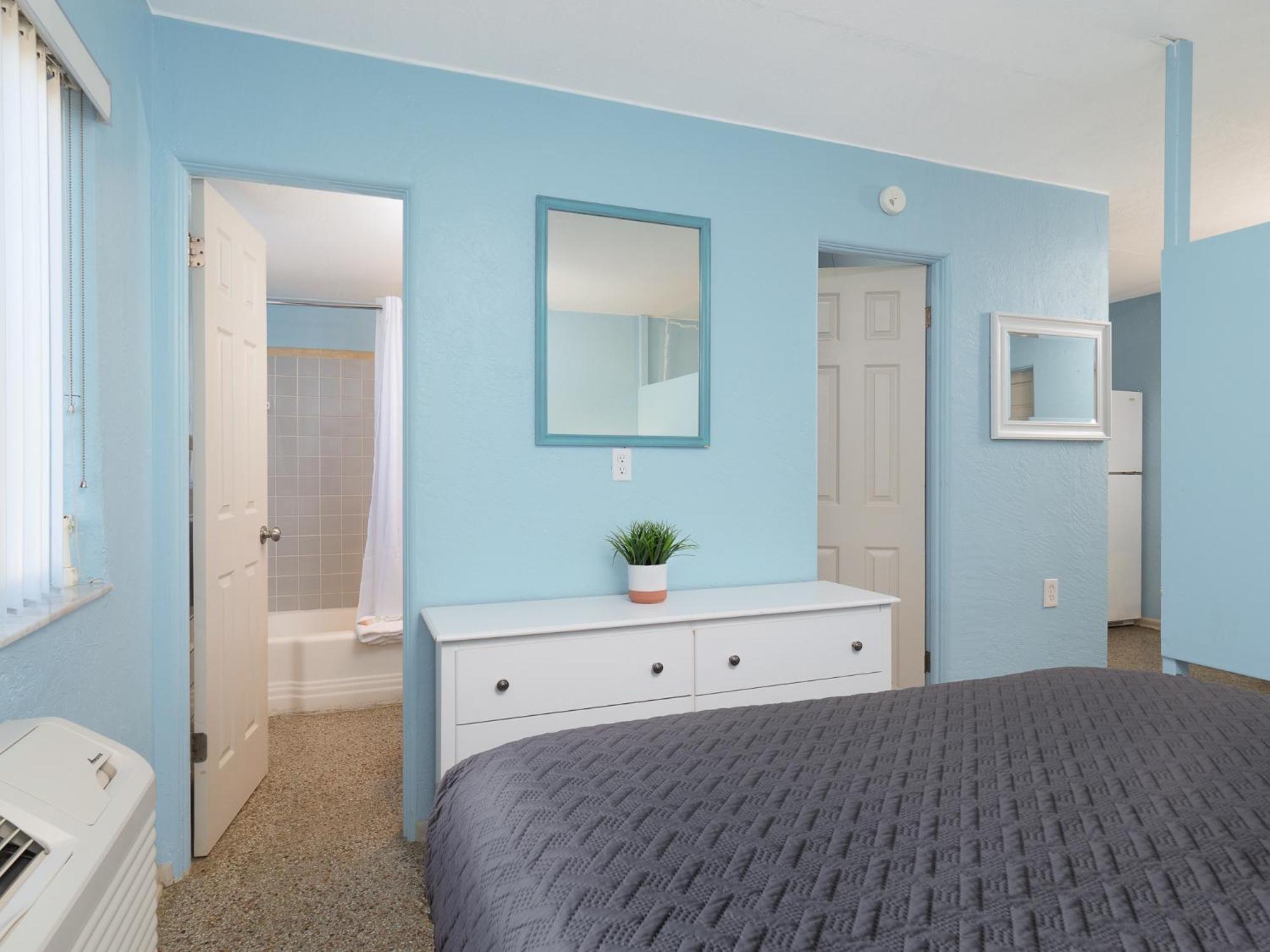 One-Bedroom Suite - Non-Smoking - Photo 1