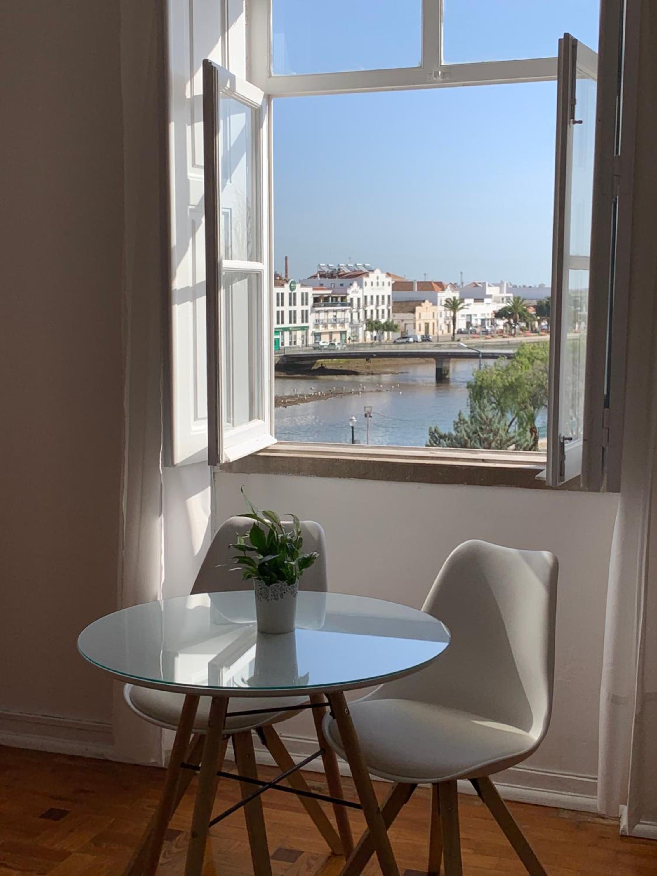 Family Suite with River View and external private bathroom - Photo 8
