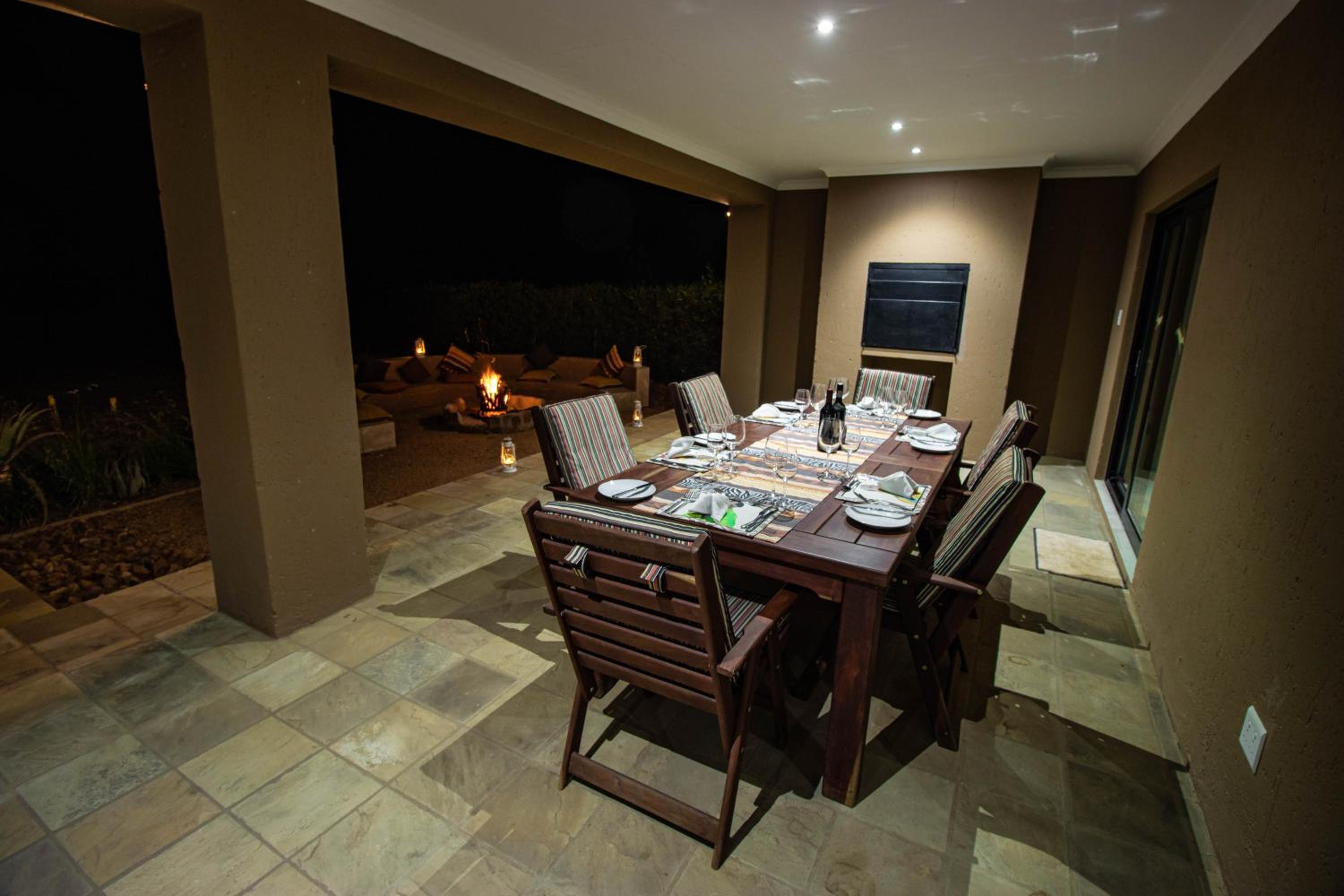 Suite - Photo 19