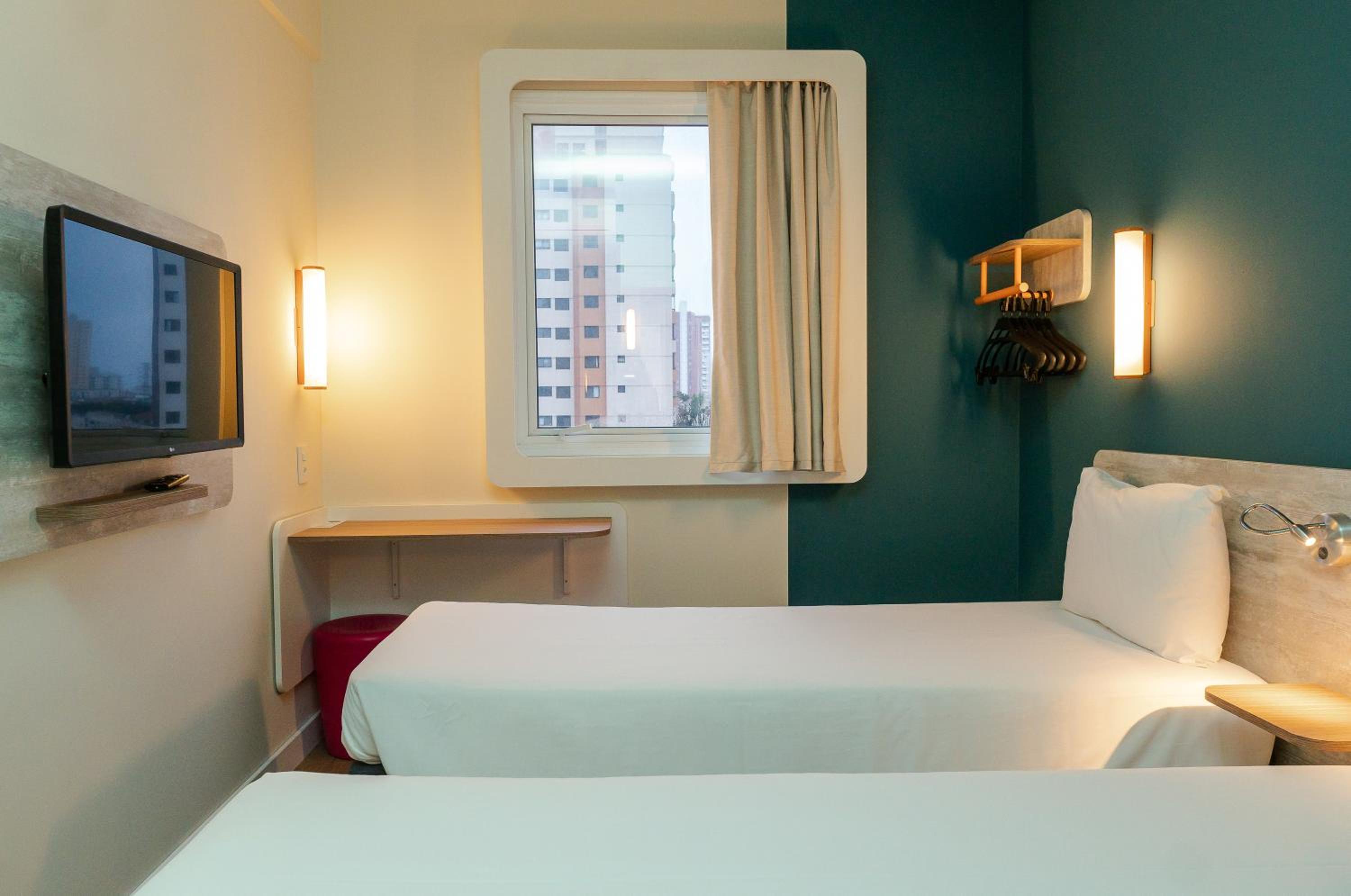 Standard Twin Room - Photo 6