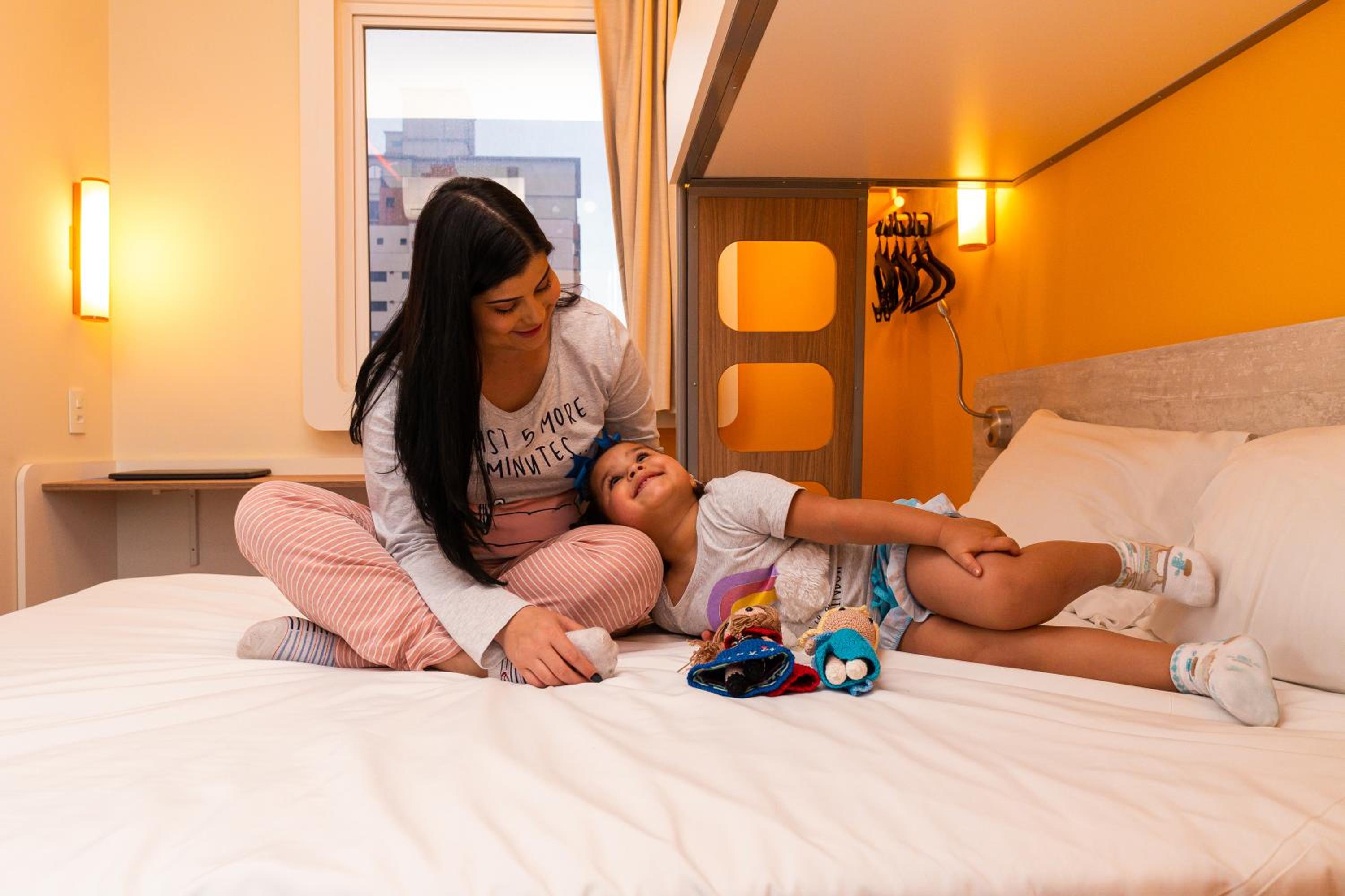 Standard Room with one double and one single bed - Photo 7