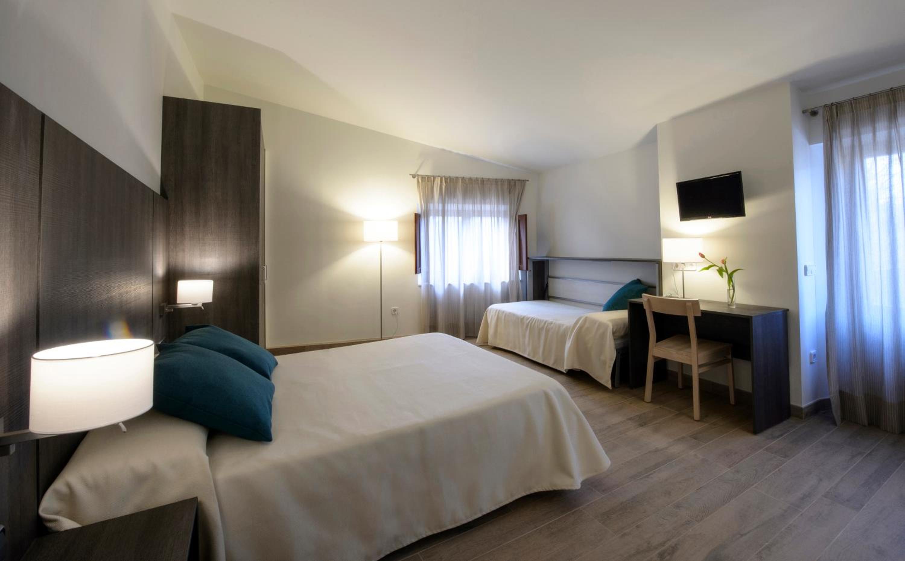 Triple Room with Terrace - In The Masia photo 2